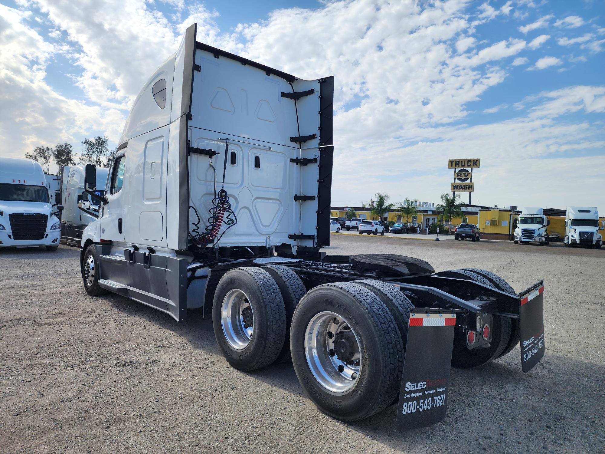 2023 FREIGHTLINER CASCADIA 126SLP - image 3