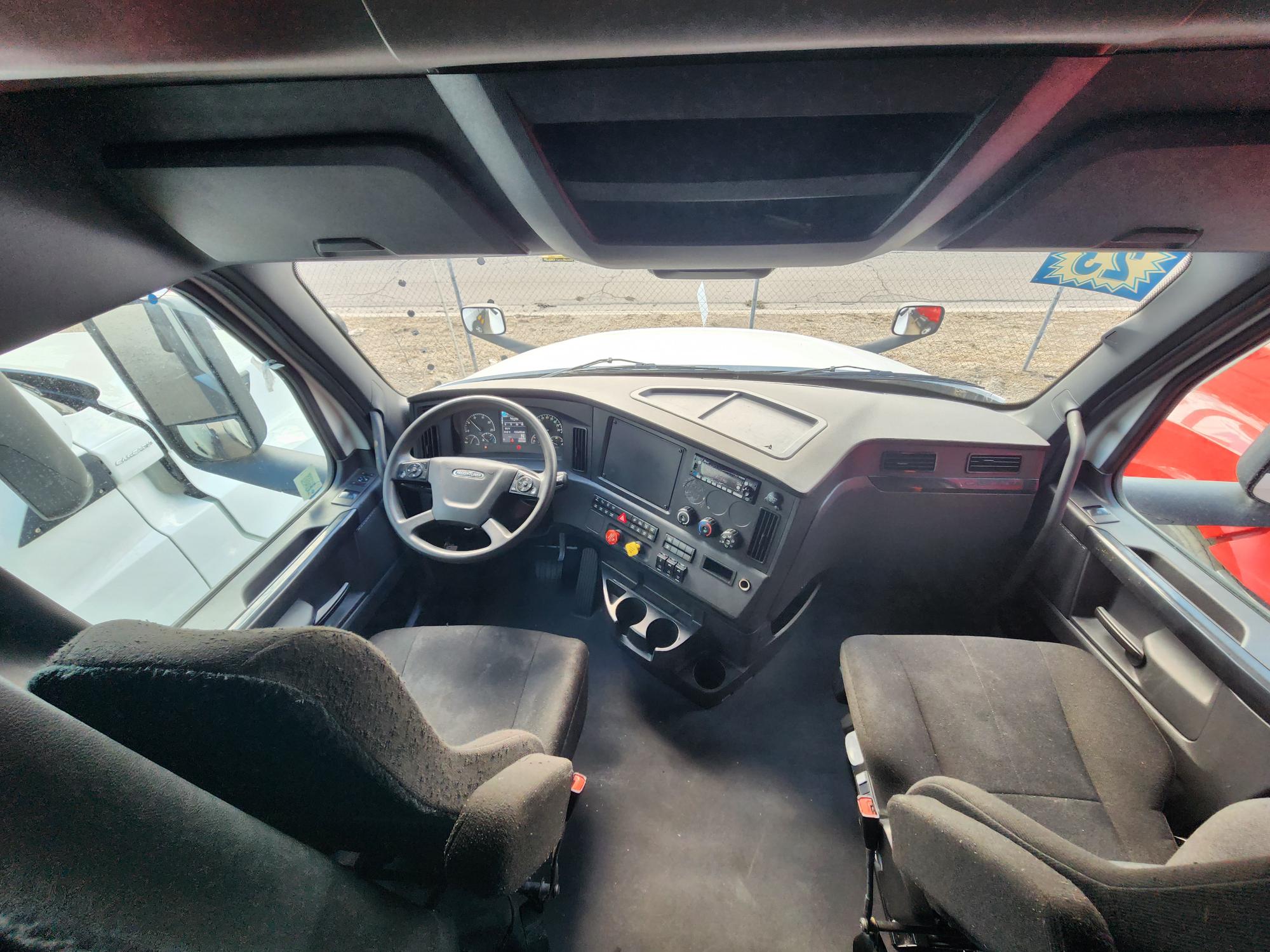 2023 FREIGHTLINER CASCADIA 126SLP - image 17