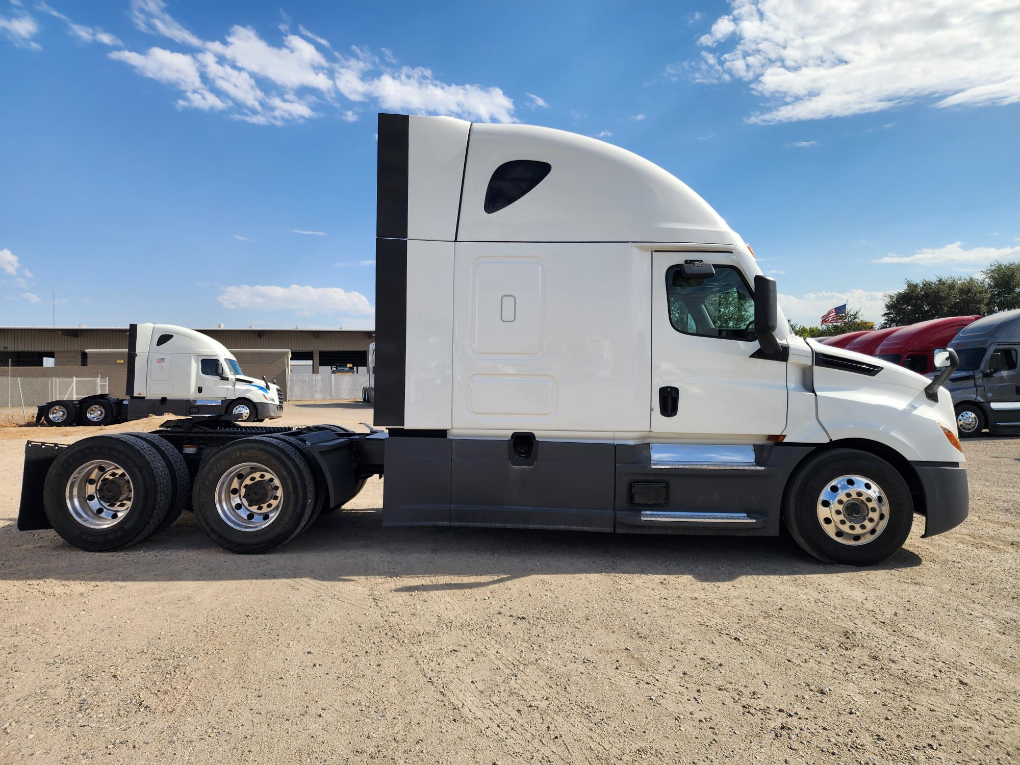 2023 FREIGHTLINER CASCADIA 126SLP - image 6