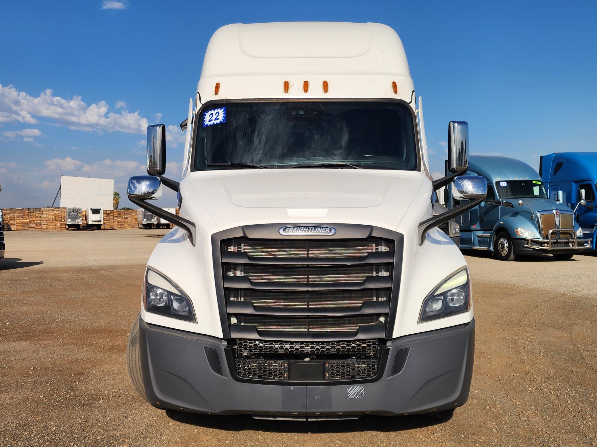 2022 FREIGHTLINER CASCADIA 126SLP - image 2