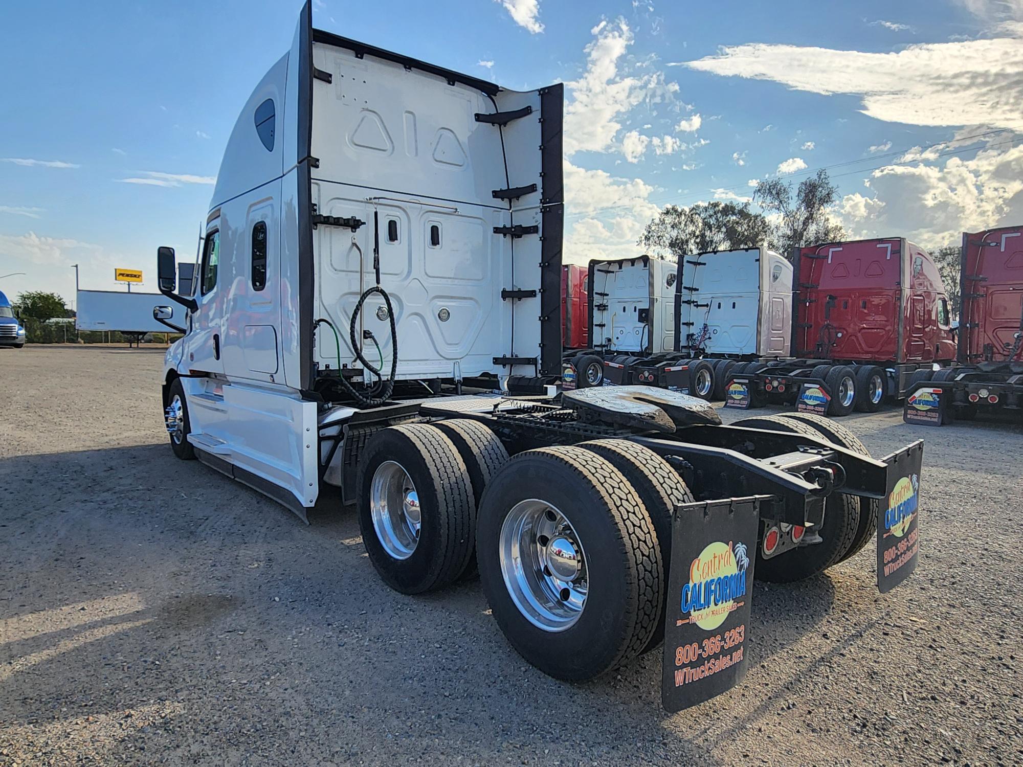 2022 FREIGHTLINER CASCADIA 126SLP - image 4