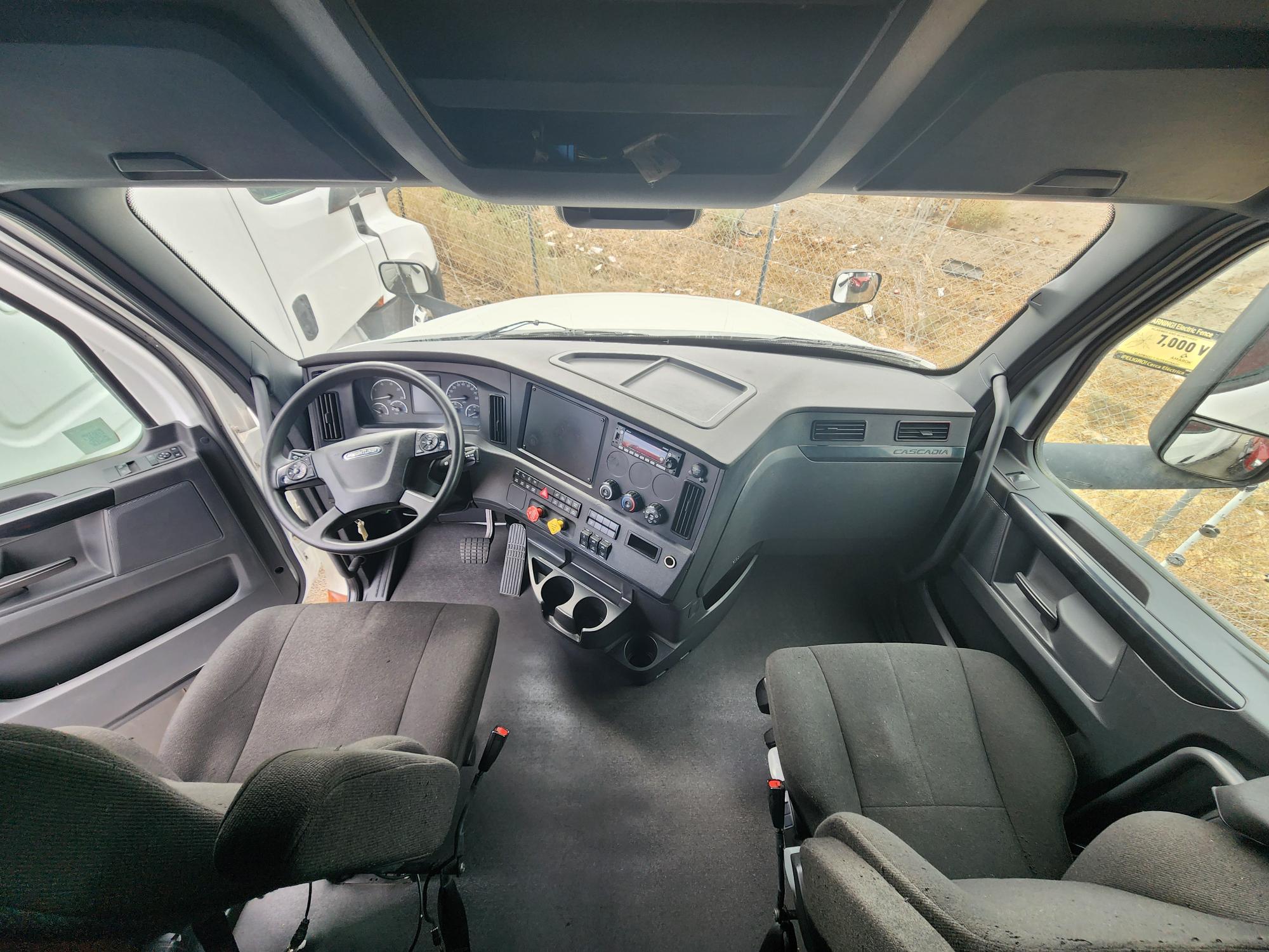 2023 FREIGHTLINER CASCADIA 126SLP - image 18