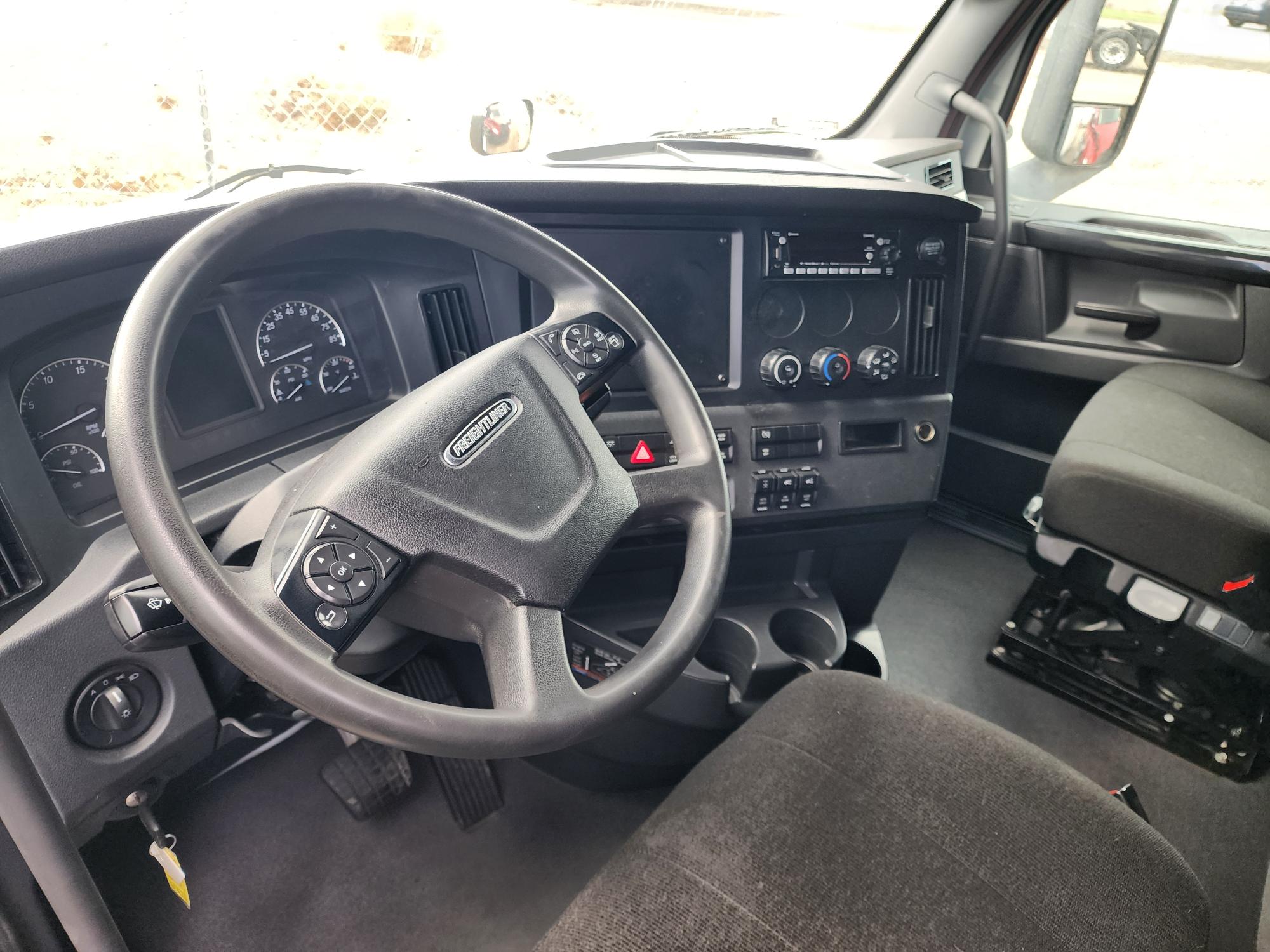 2023 FREIGHTLINER CASCADIA 126SLP - image 16