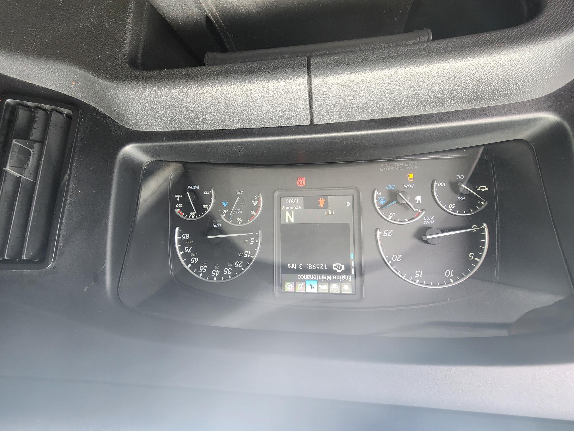 2023 FREIGHTLINER CASCADIA 126SLP - image 15