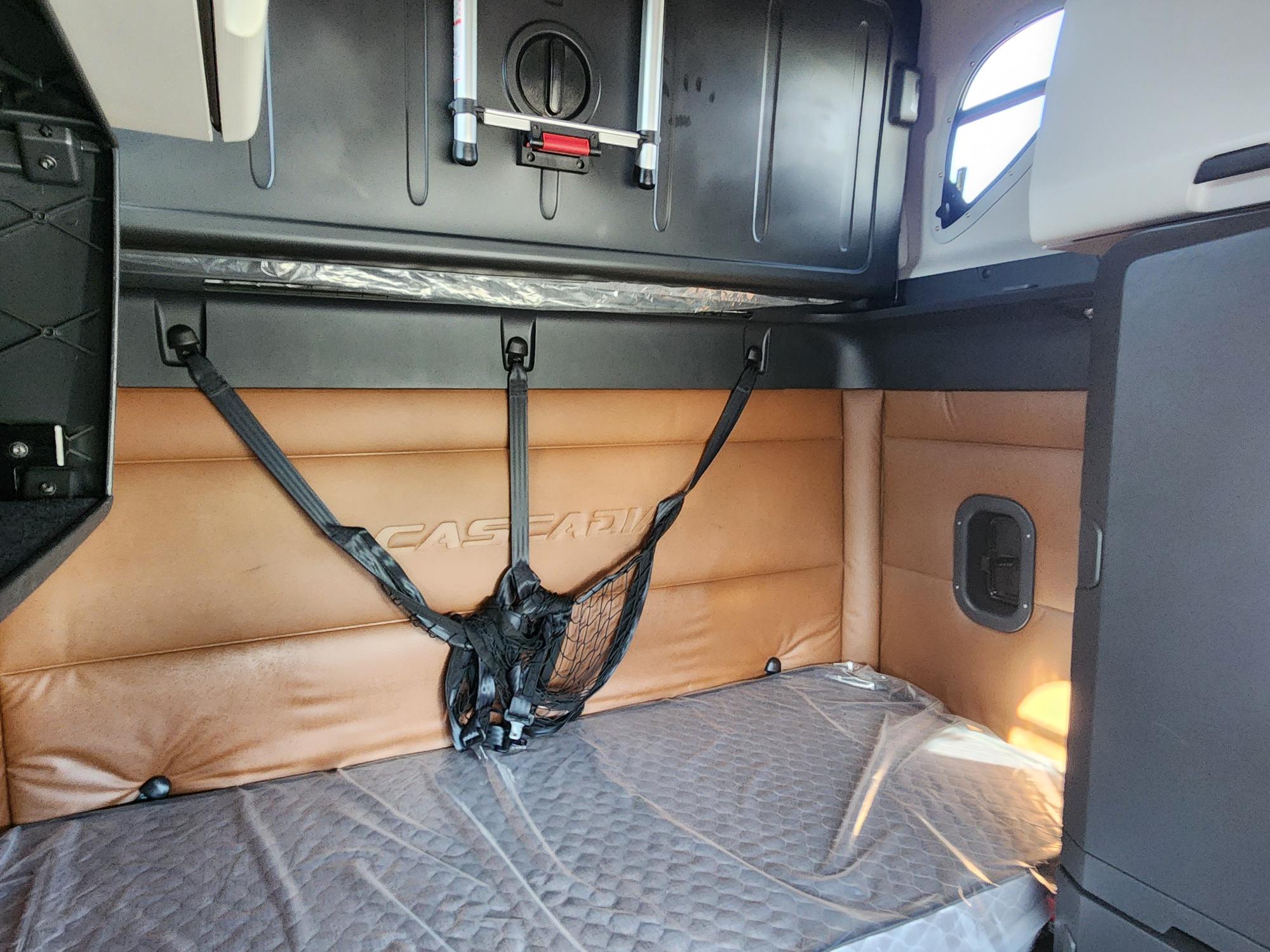 2021 FREIGHTLINER CASCADIA 126SLP - image 20