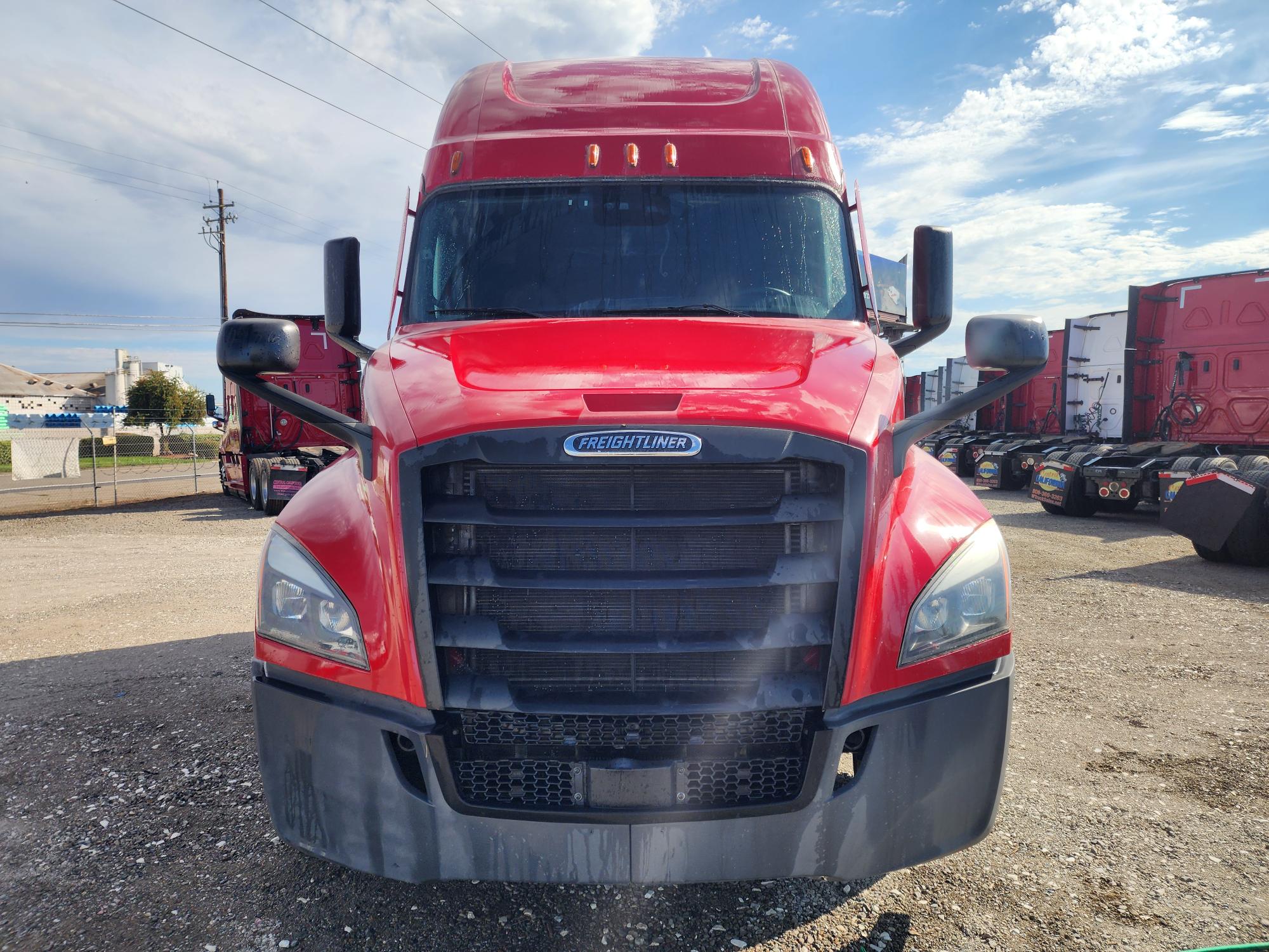 2021 FREIGHTLINER CASCADIA 126SLP - image 2