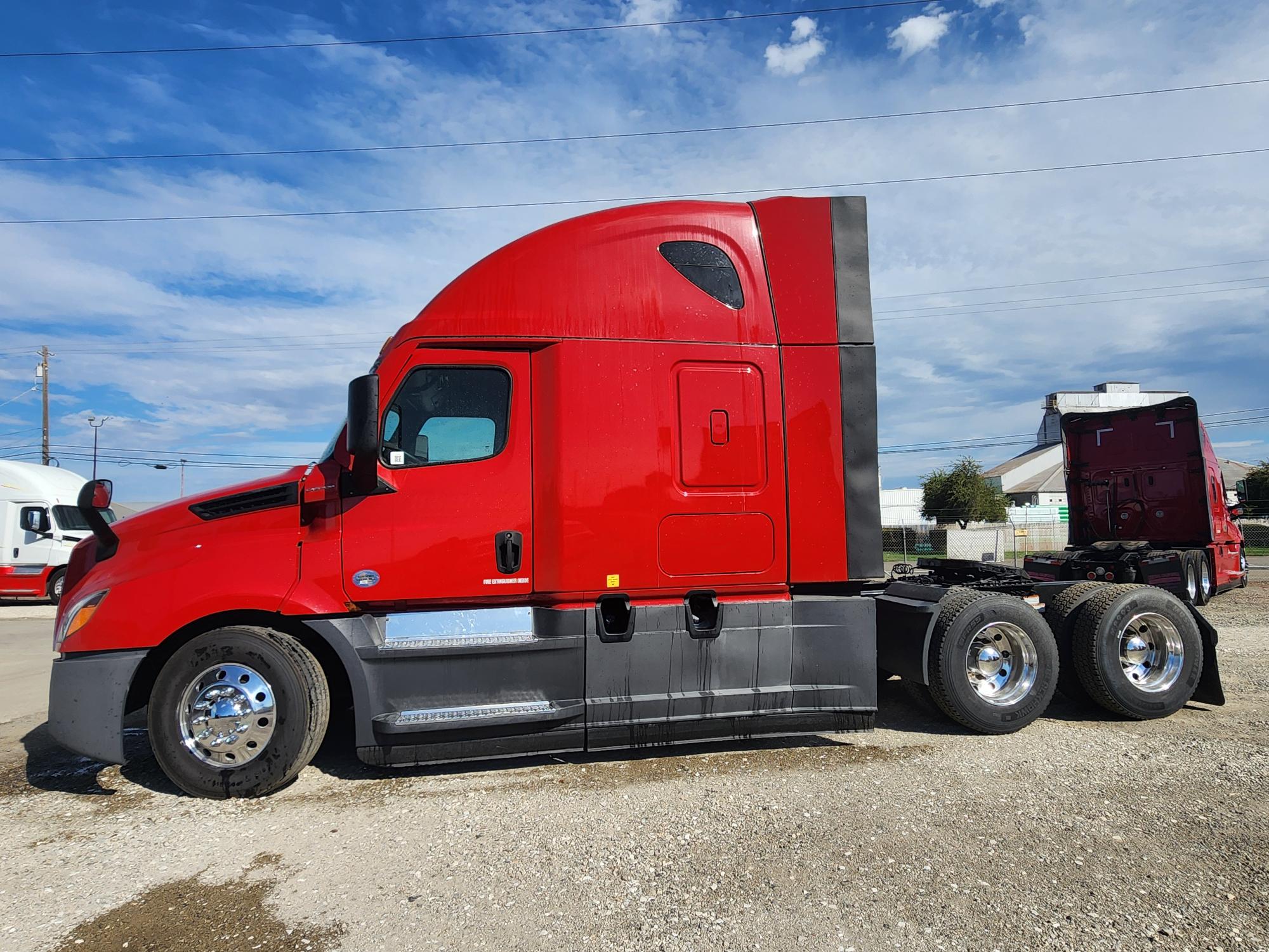 2021 FREIGHTLINER CASCADIA 126SLP - image 3