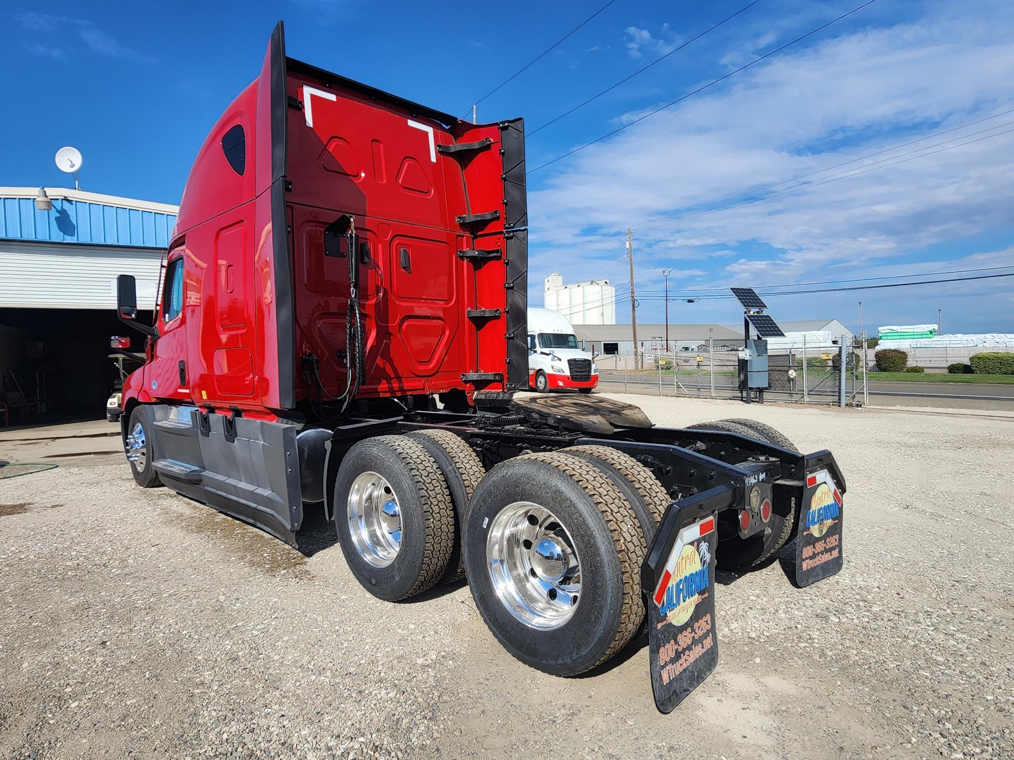 2021 FREIGHTLINER CASCADIA 126SLP - image 4