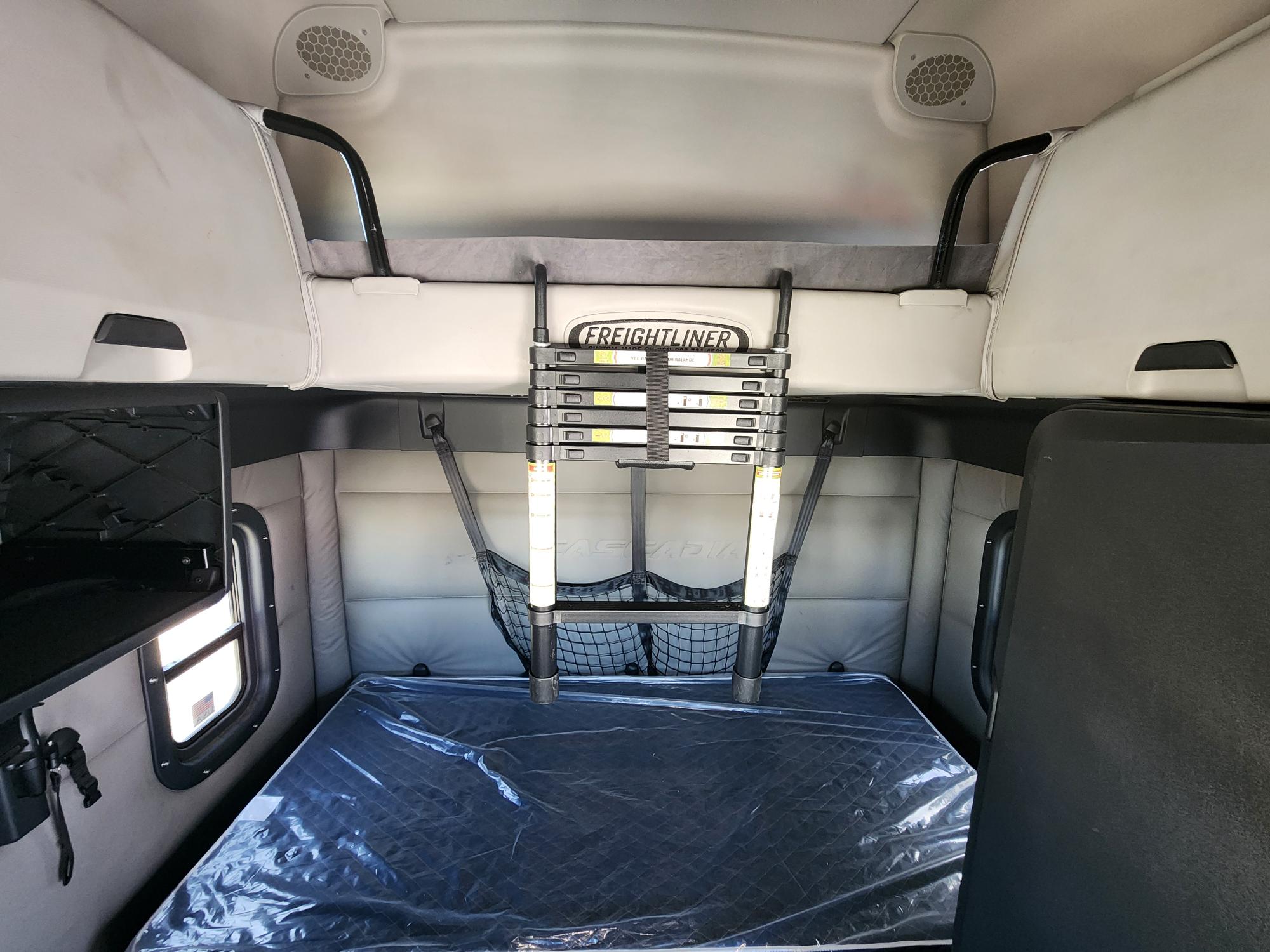 2021 FREIGHTLINER CASCADIA 126SLP - image 18