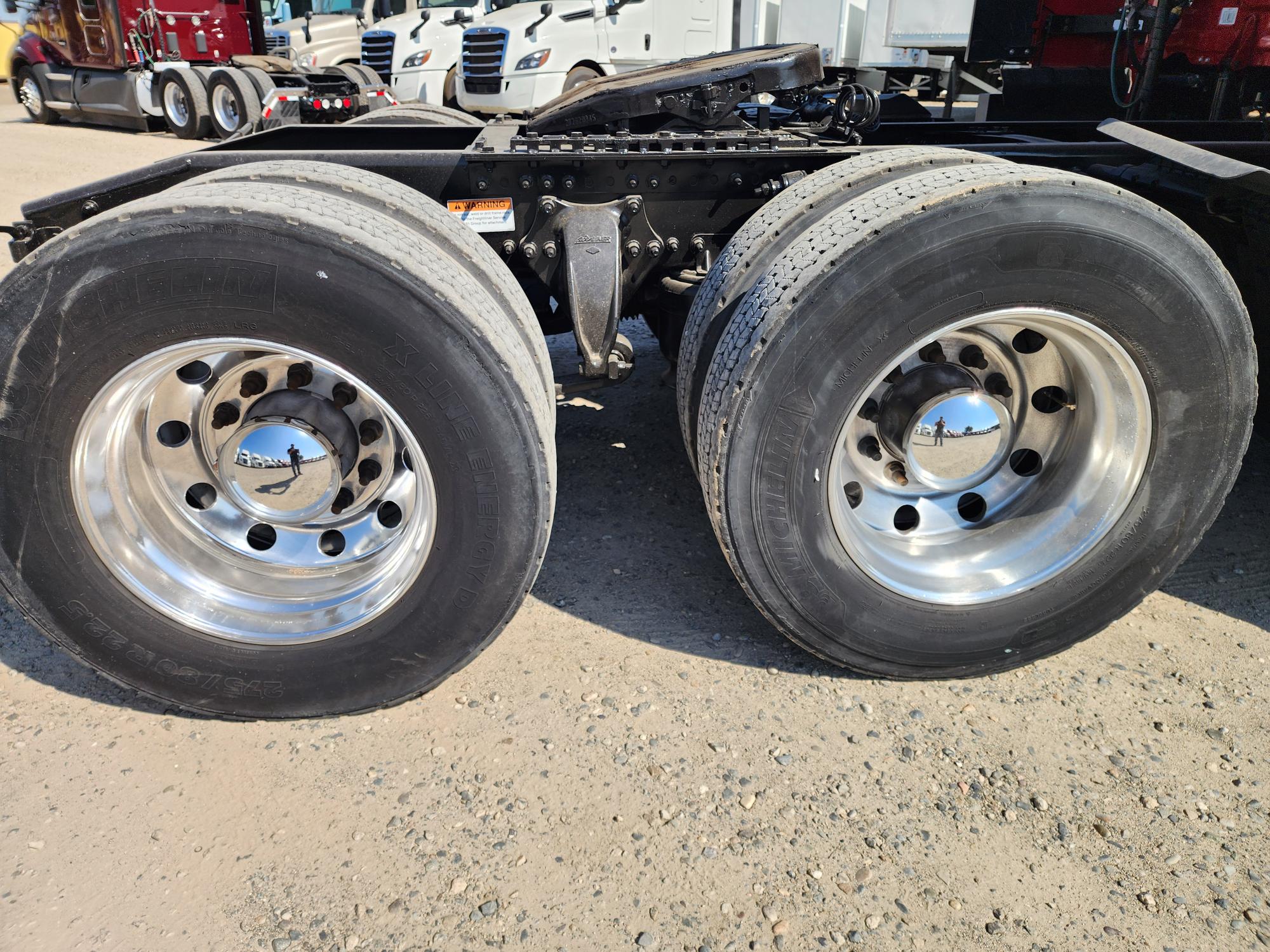 2021 FREIGHTLINER CASCADIA 126SLP - image 17