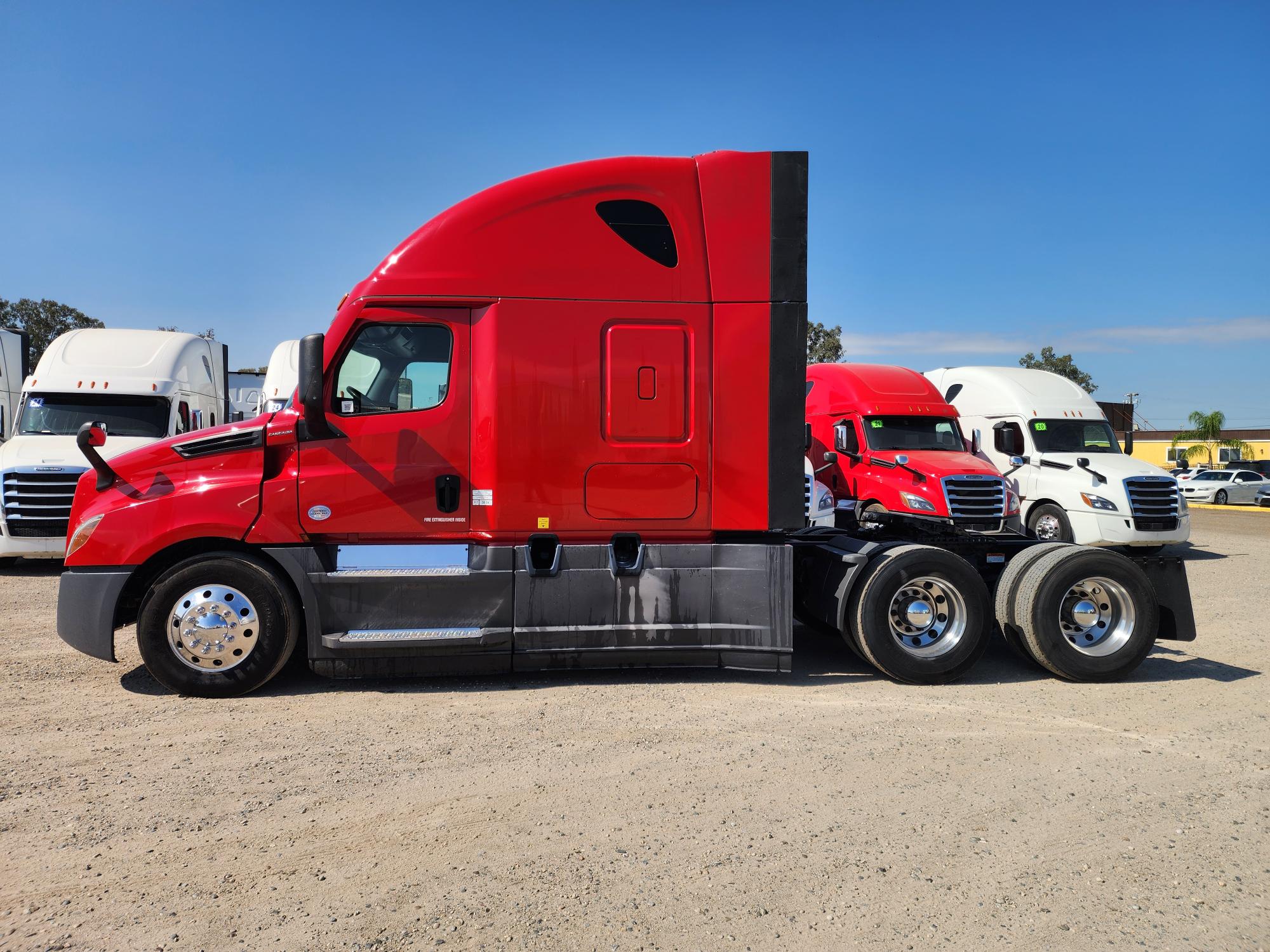 2021 FREIGHTLINER CASCADIA 126SLP - image 3