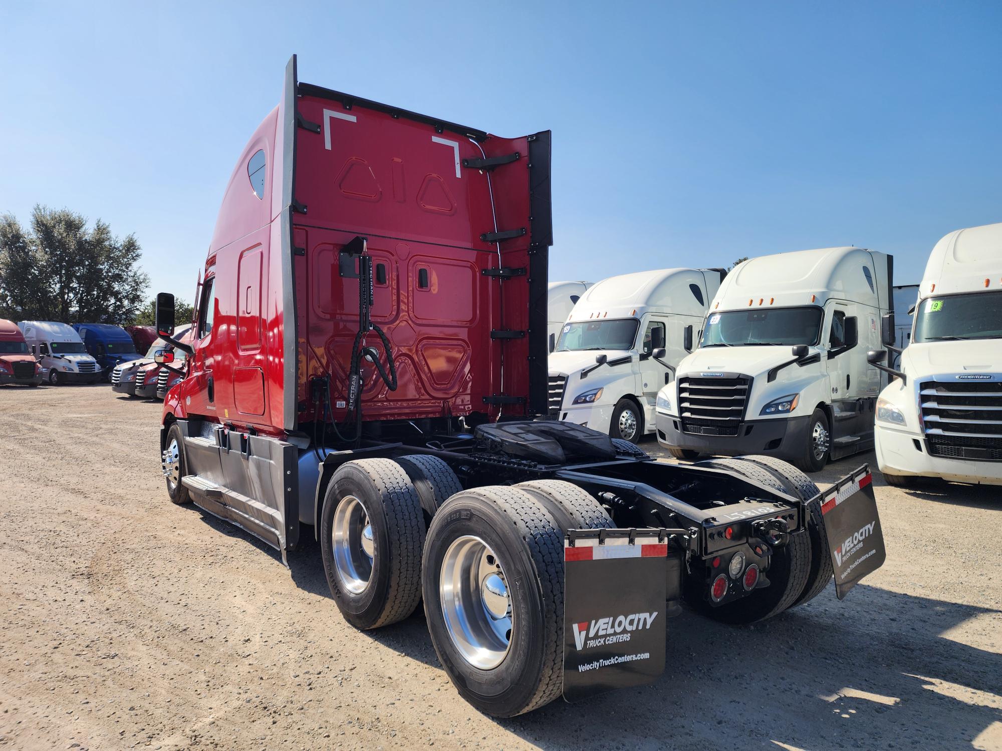 2021 FREIGHTLINER CASCADIA 126SLP - image 4