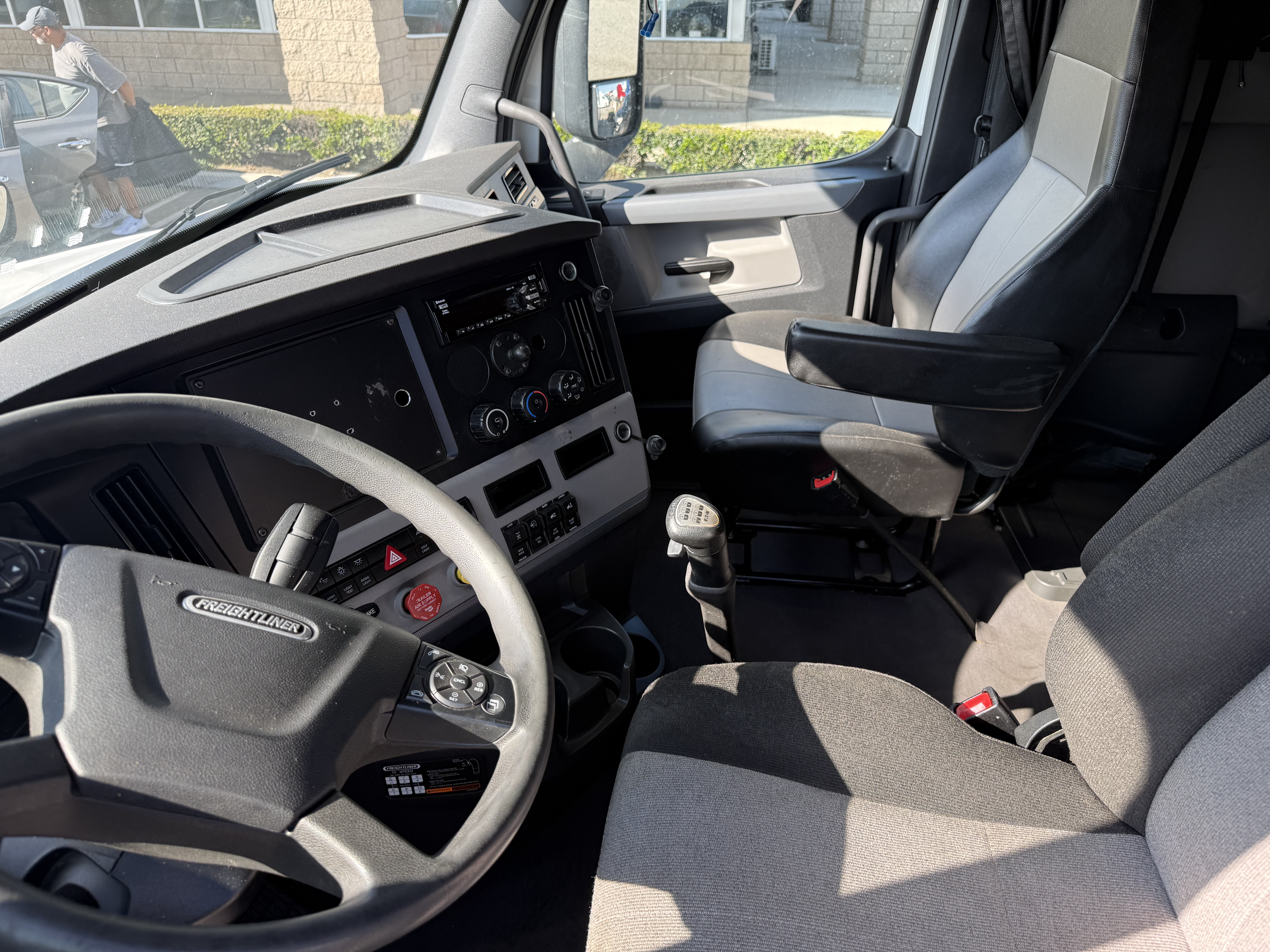 2021 FREIGHTLINER CASCADIA 126SLP - image 16