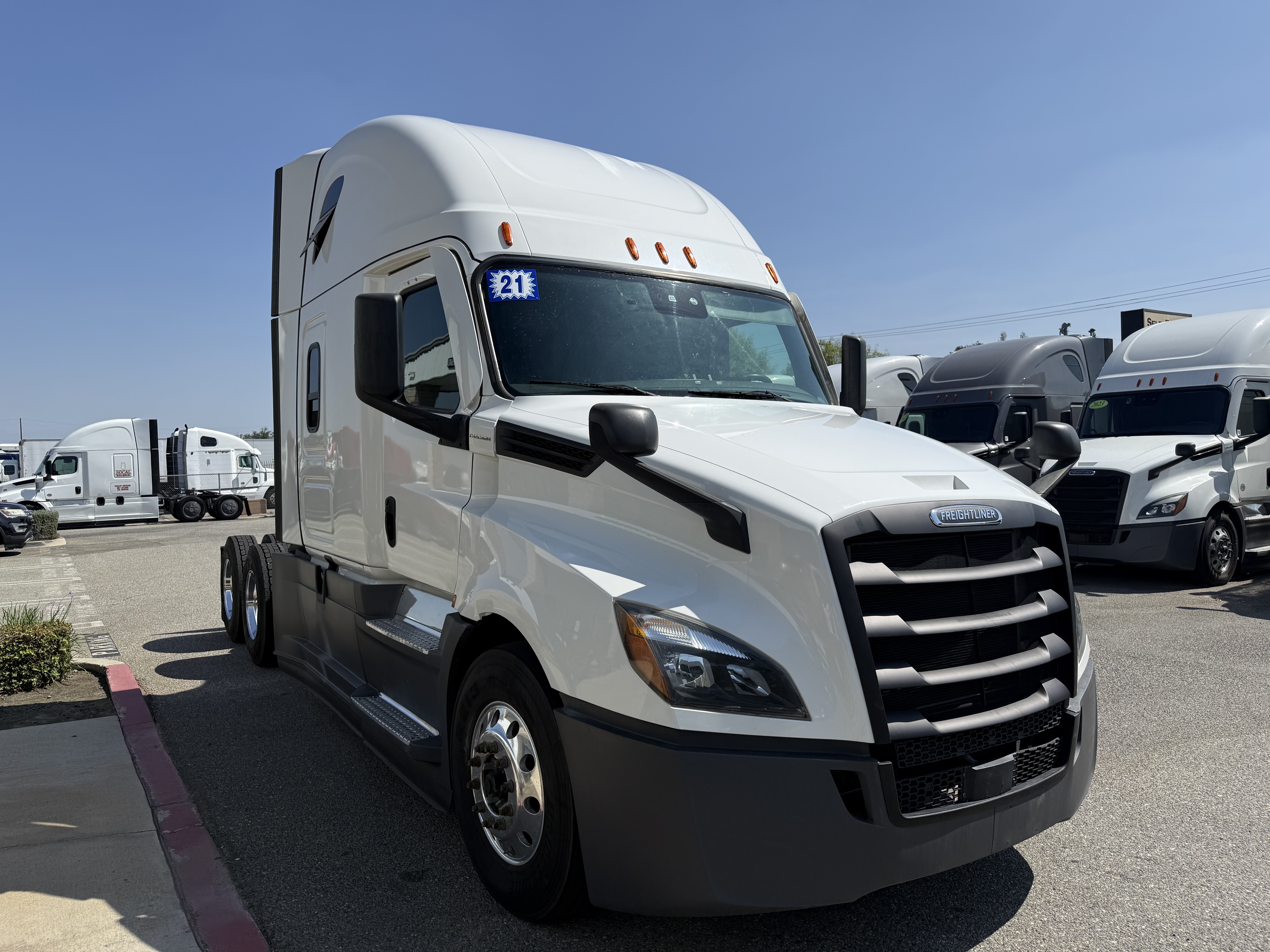 2021 FREIGHTLINER CASCADIA 126SLP - image 10