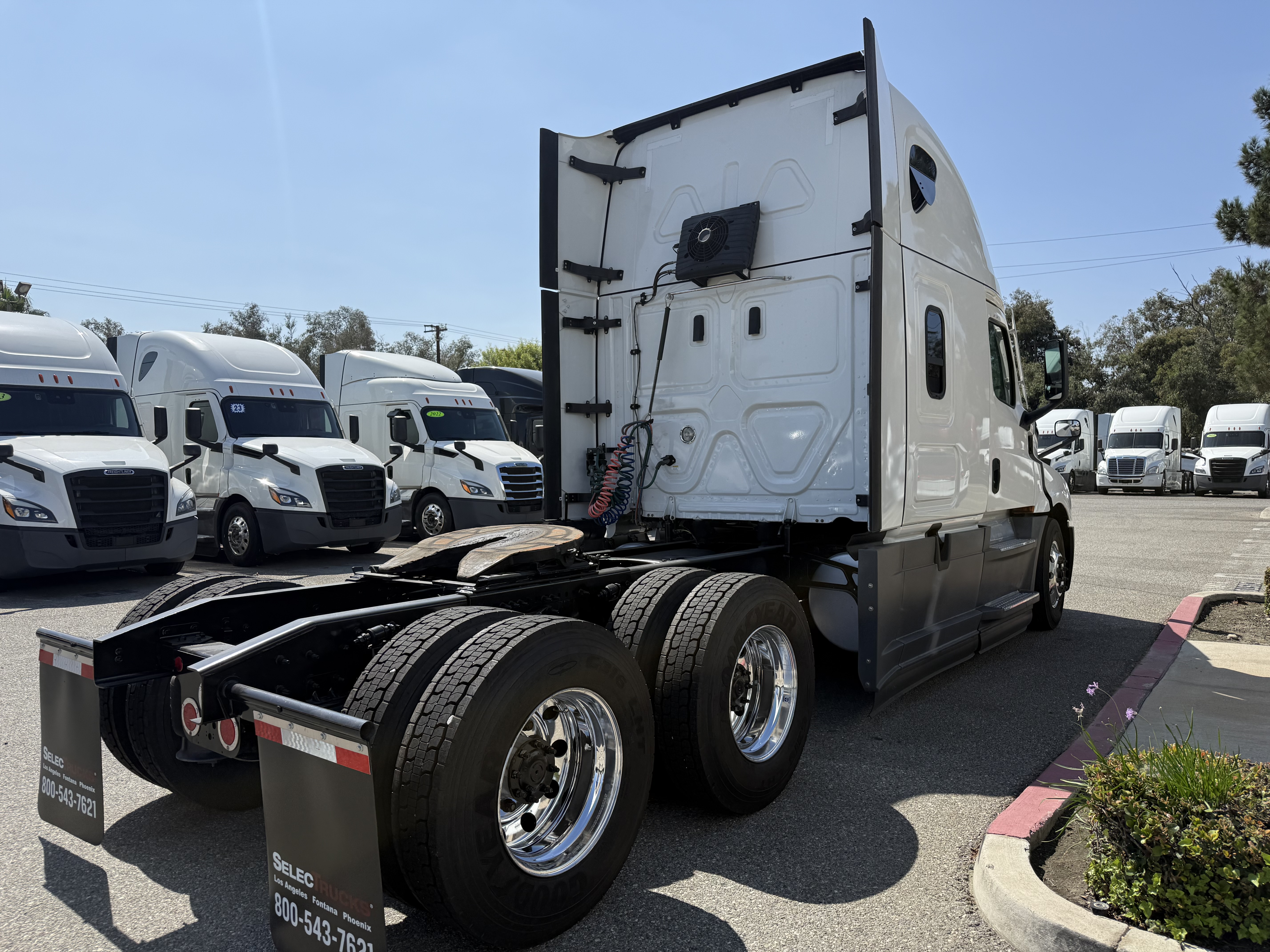 2021 FREIGHTLINER CASCADIA 126SLP - image 7