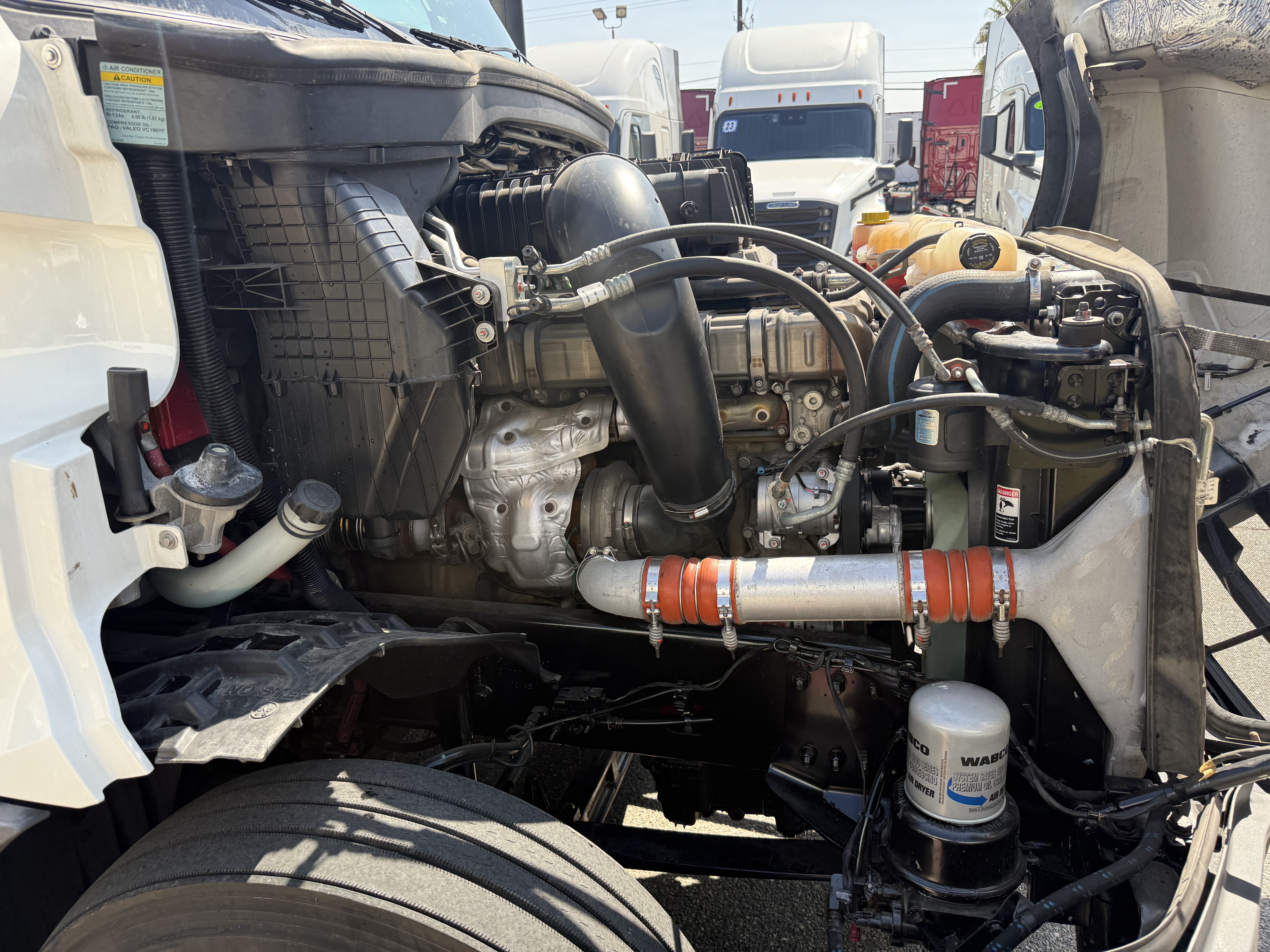 2021 FREIGHTLINER CASCADIA 126SLP - image 11