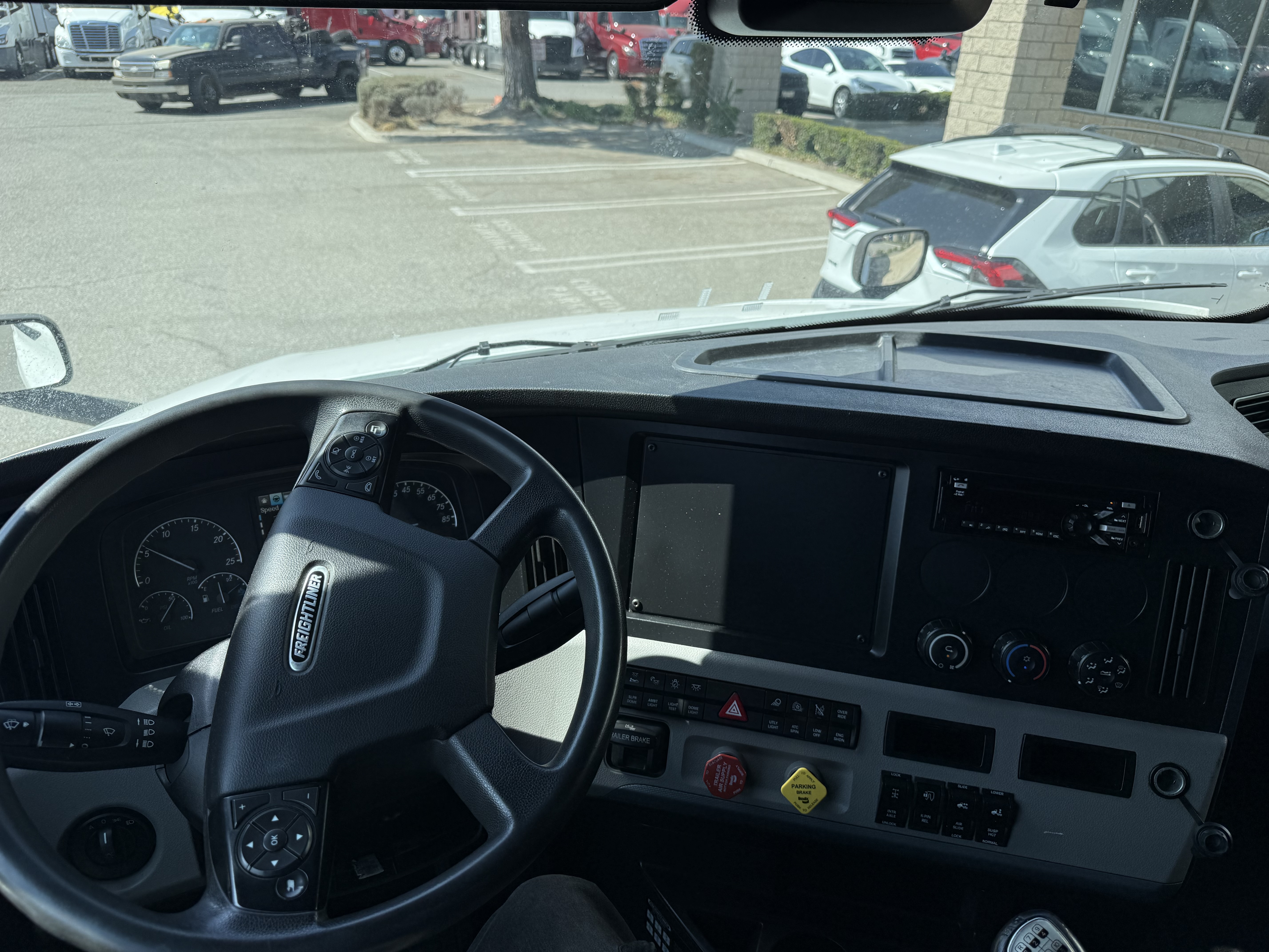 2021 FREIGHTLINER CASCADIA 126SLP - image 21