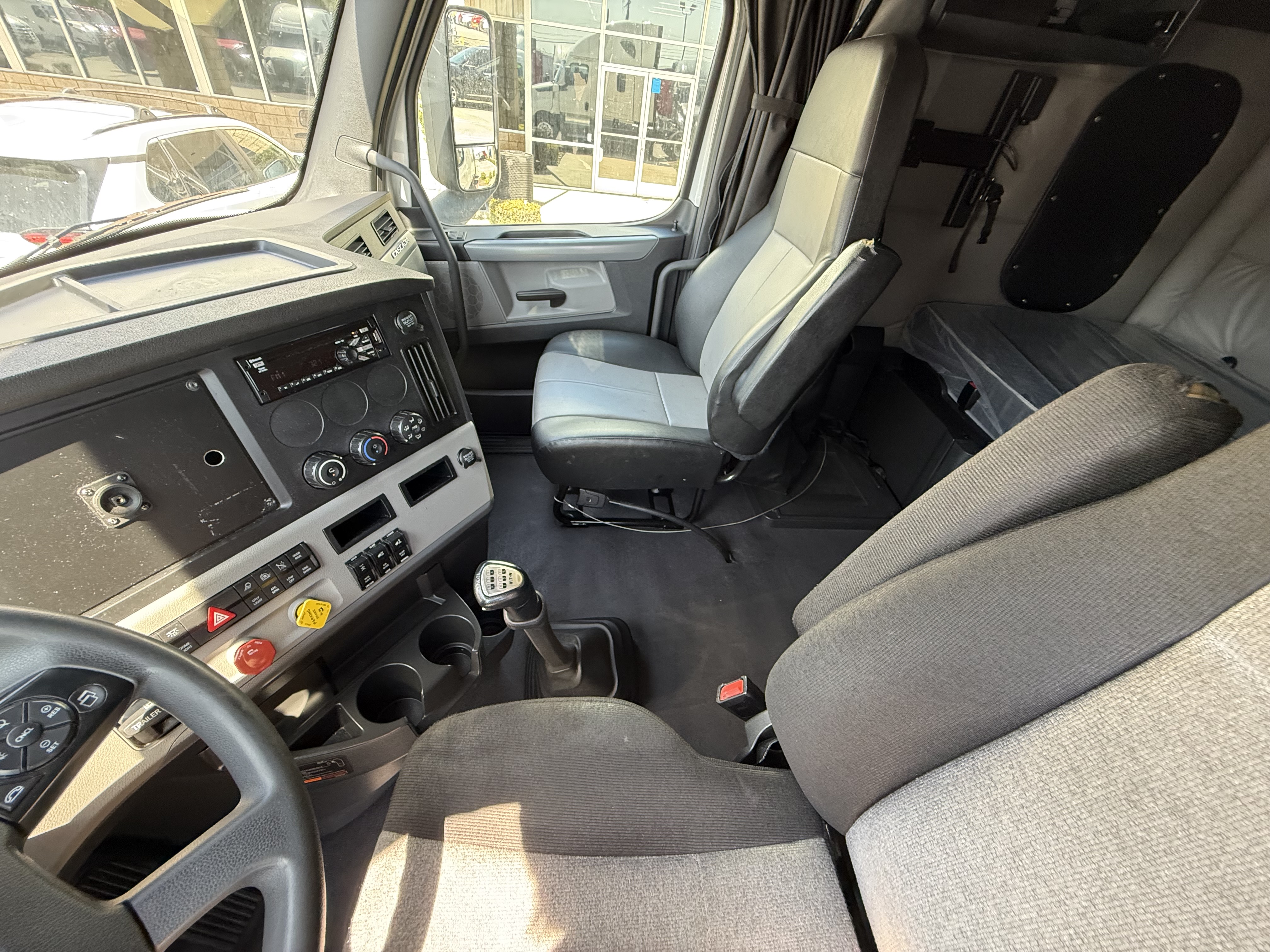 2021 FREIGHTLINER CASCADIA 126SLP - image 16