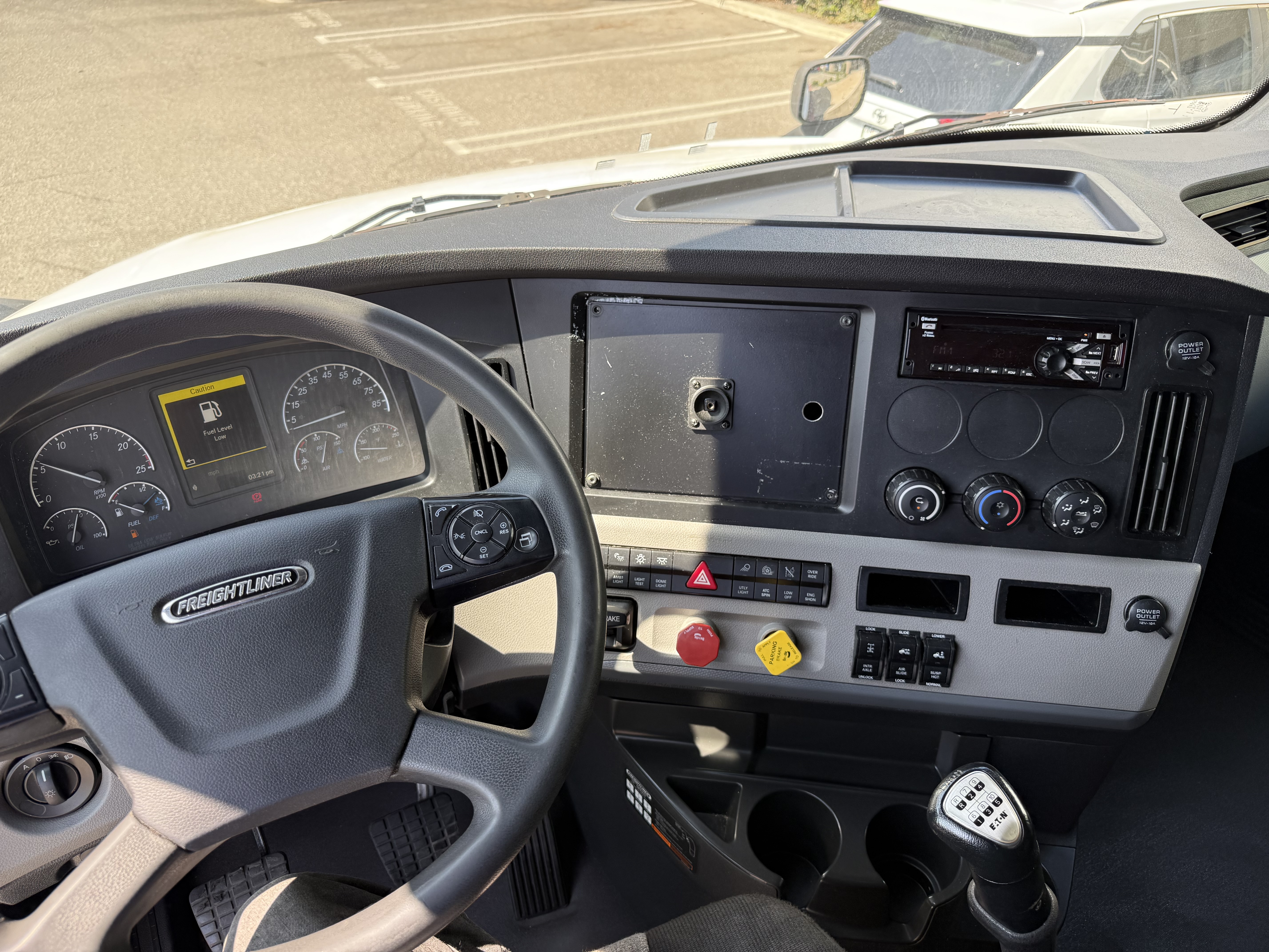 2021 FREIGHTLINER CASCADIA 126SLP - image 17