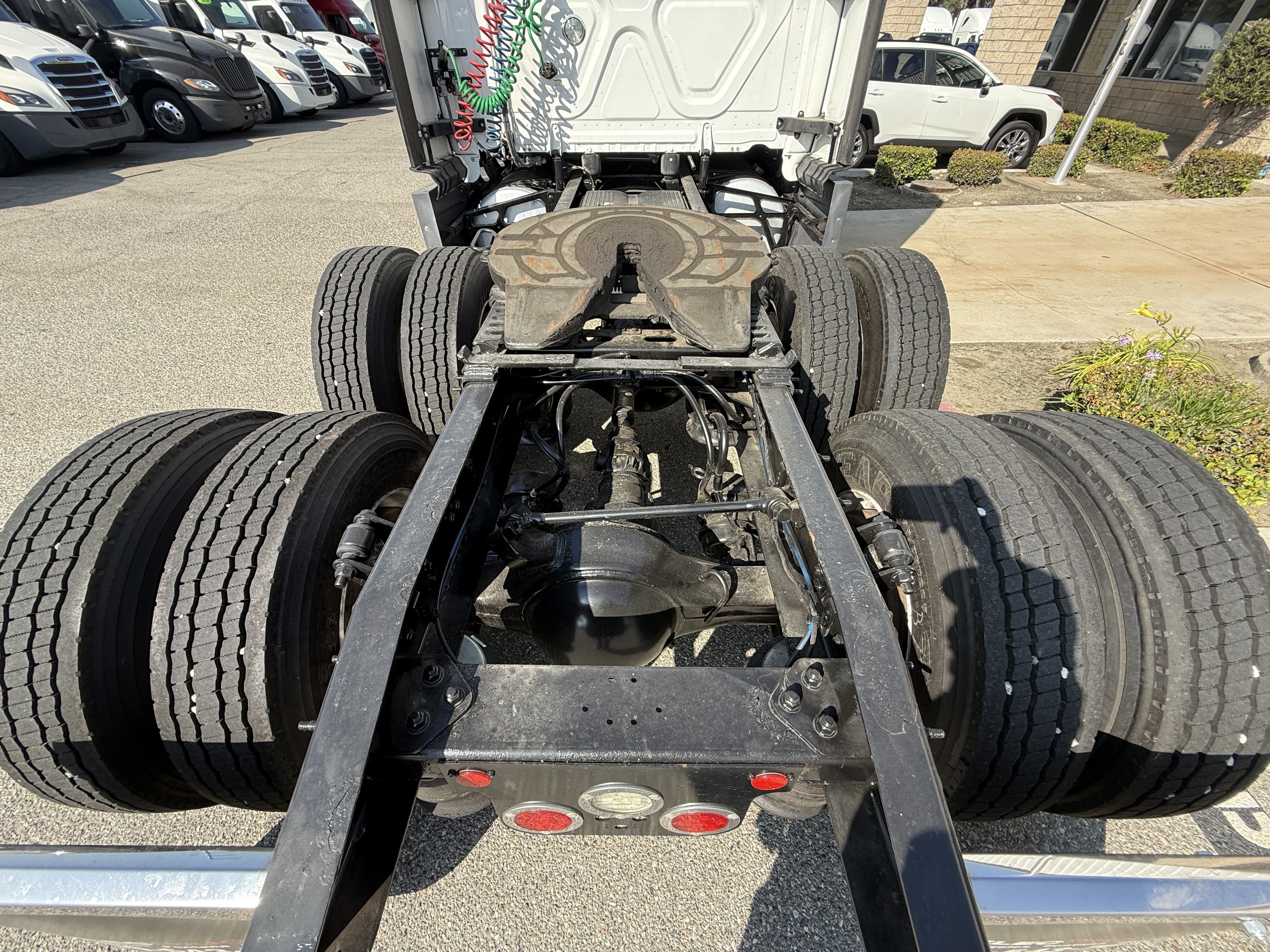 2021 FREIGHTLINER CASCADIA 126SLP - image 8