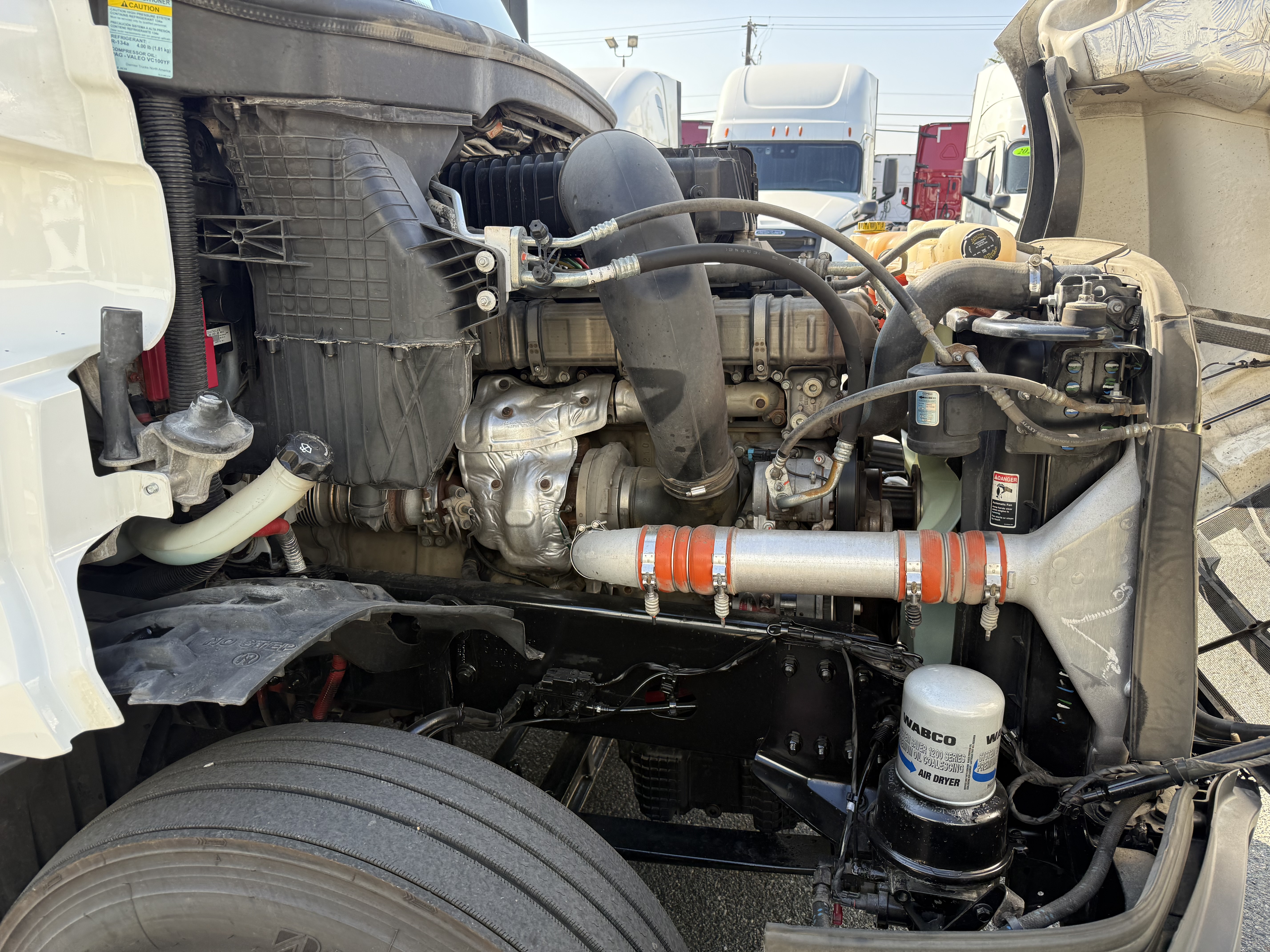 2021 FREIGHTLINER CASCADIA 126SLP - image 13