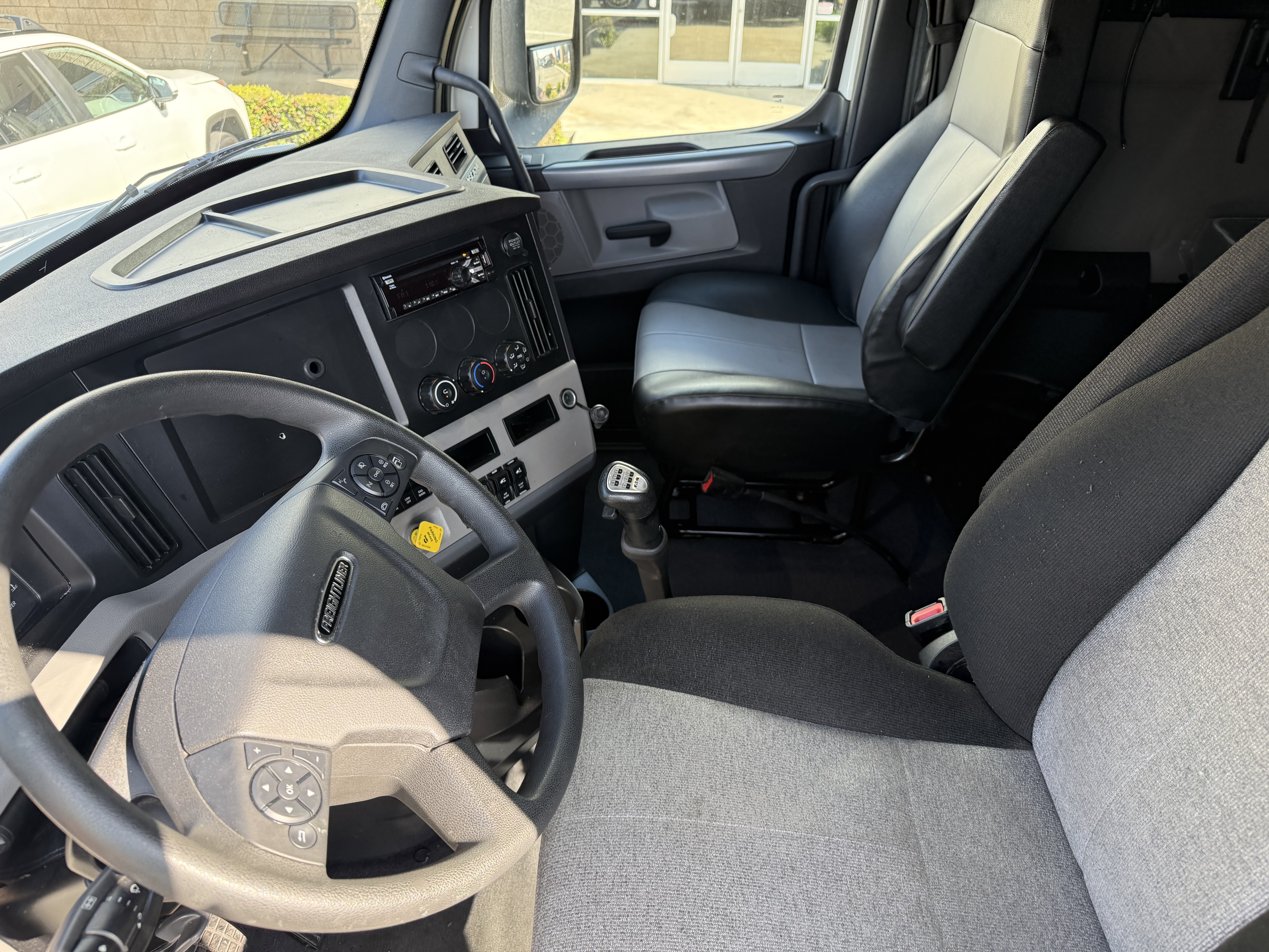 2021 FREIGHTLINER CASCADIA 126SLP - image 20