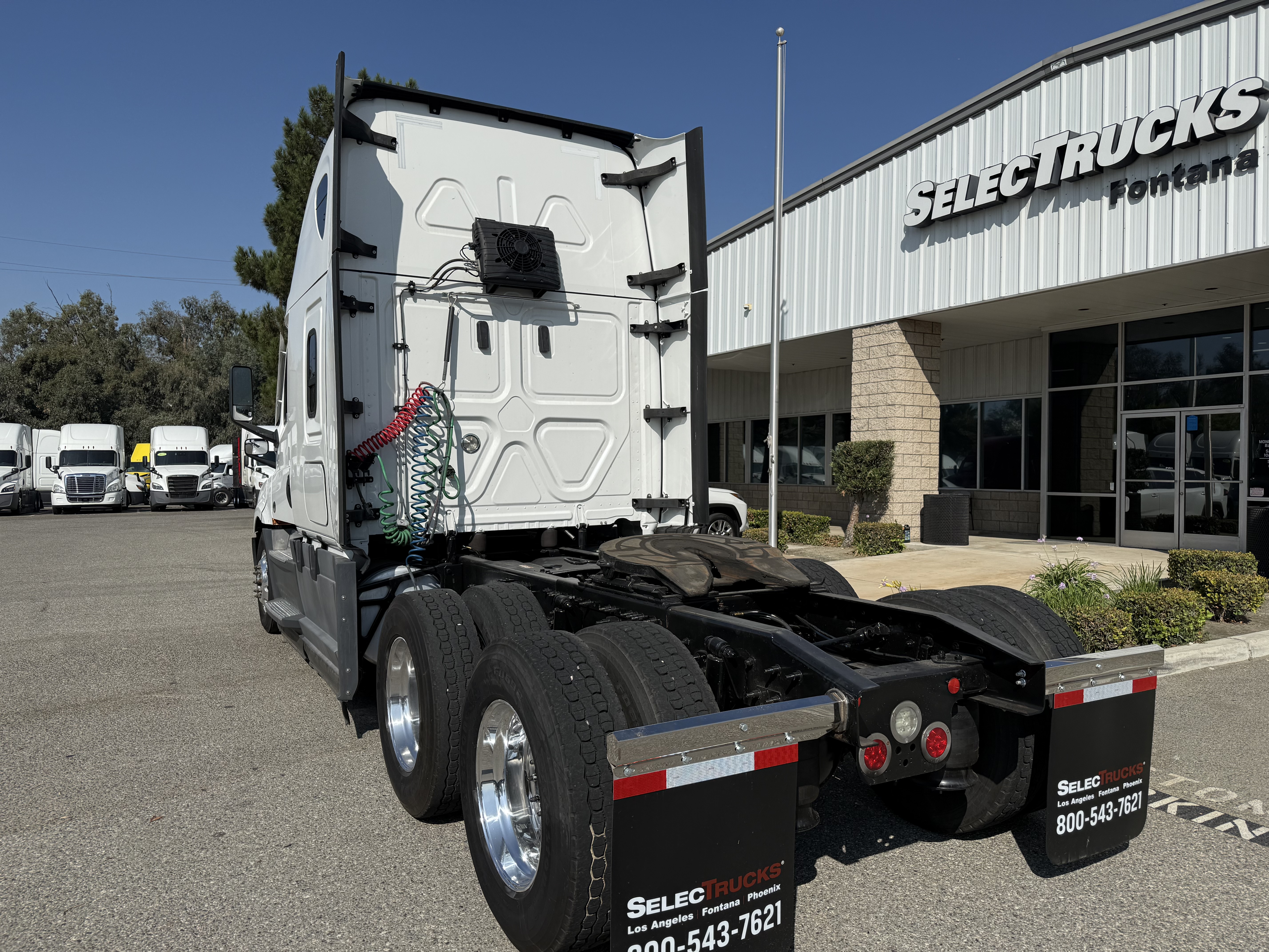 2021 FREIGHTLINER CASCADIA 126SLP - image 4
