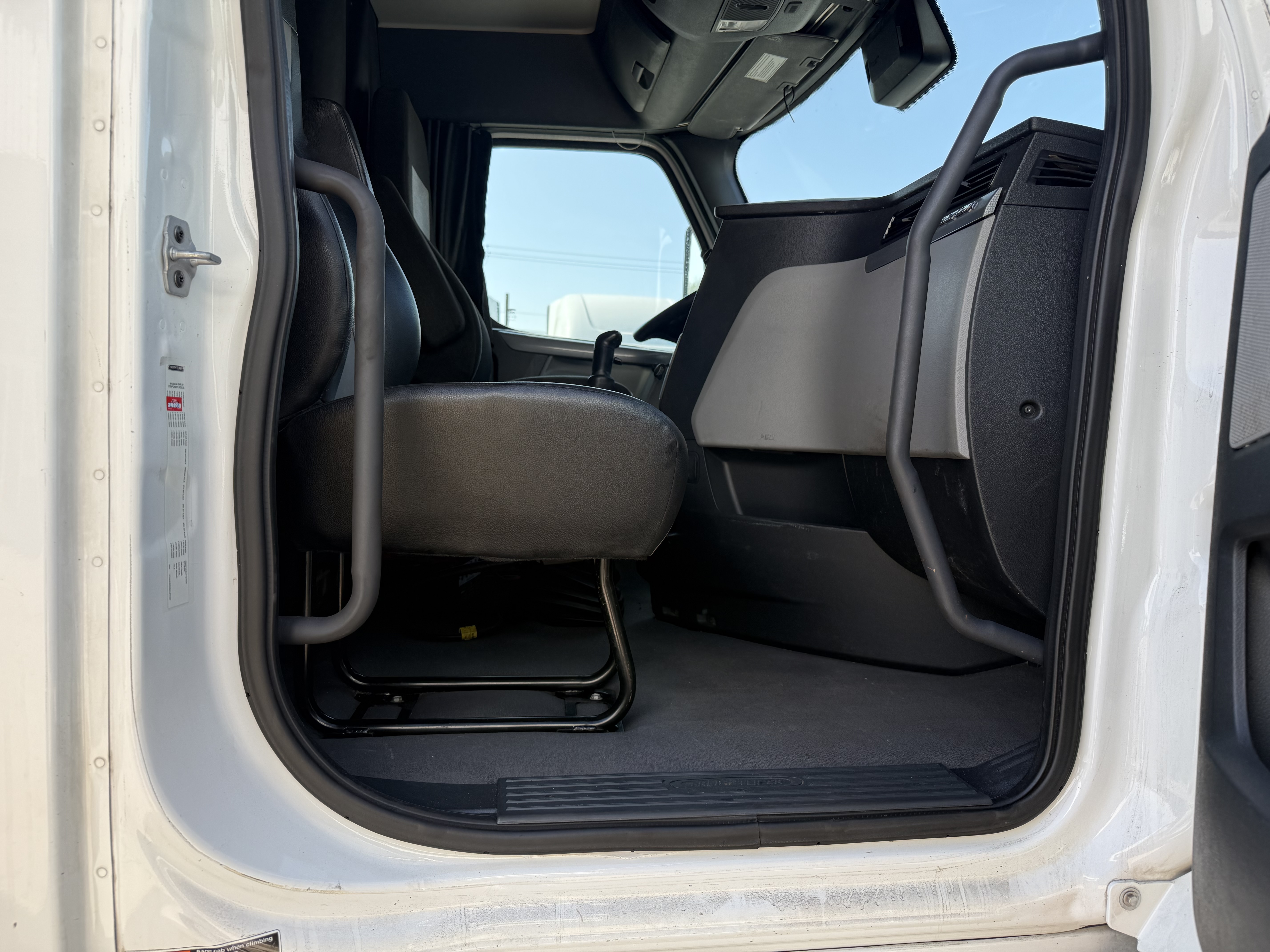 2021 FREIGHTLINER CASCADIA 126SLP - image 18