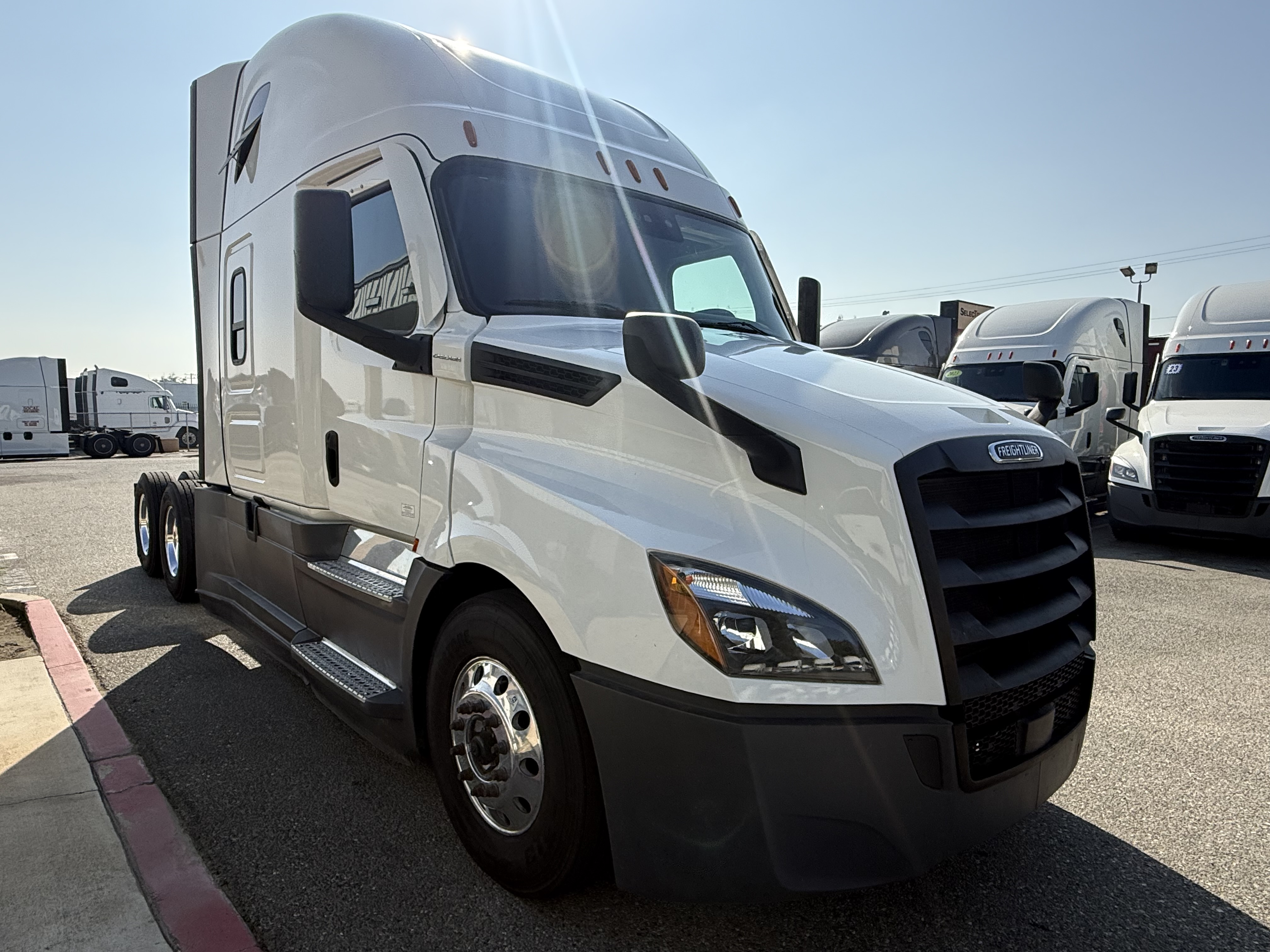 2021 FREIGHTLINER CASCADIA 126SLP - image 11
