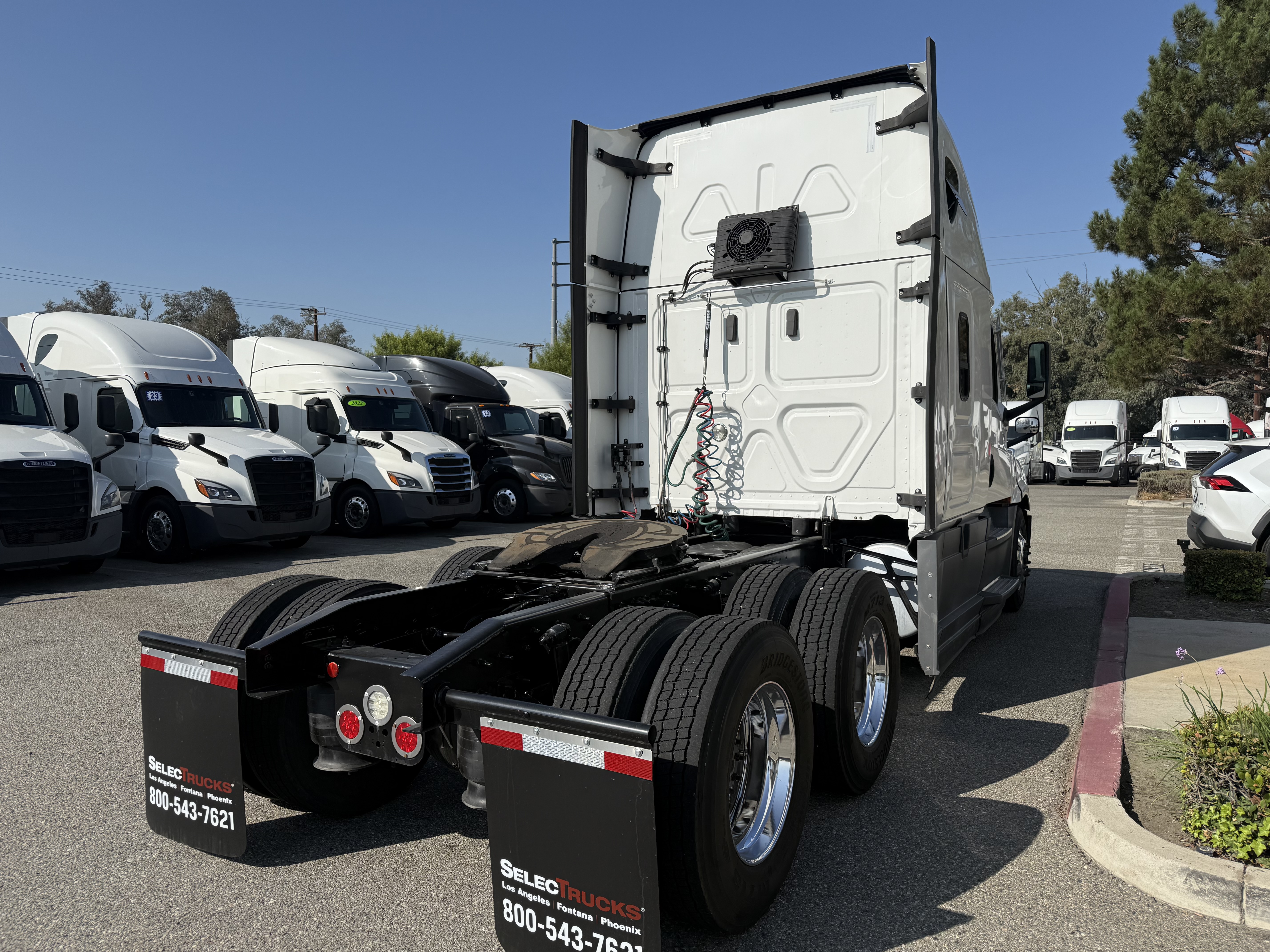 2021 FREIGHTLINER CASCADIA 126SLP - image 9