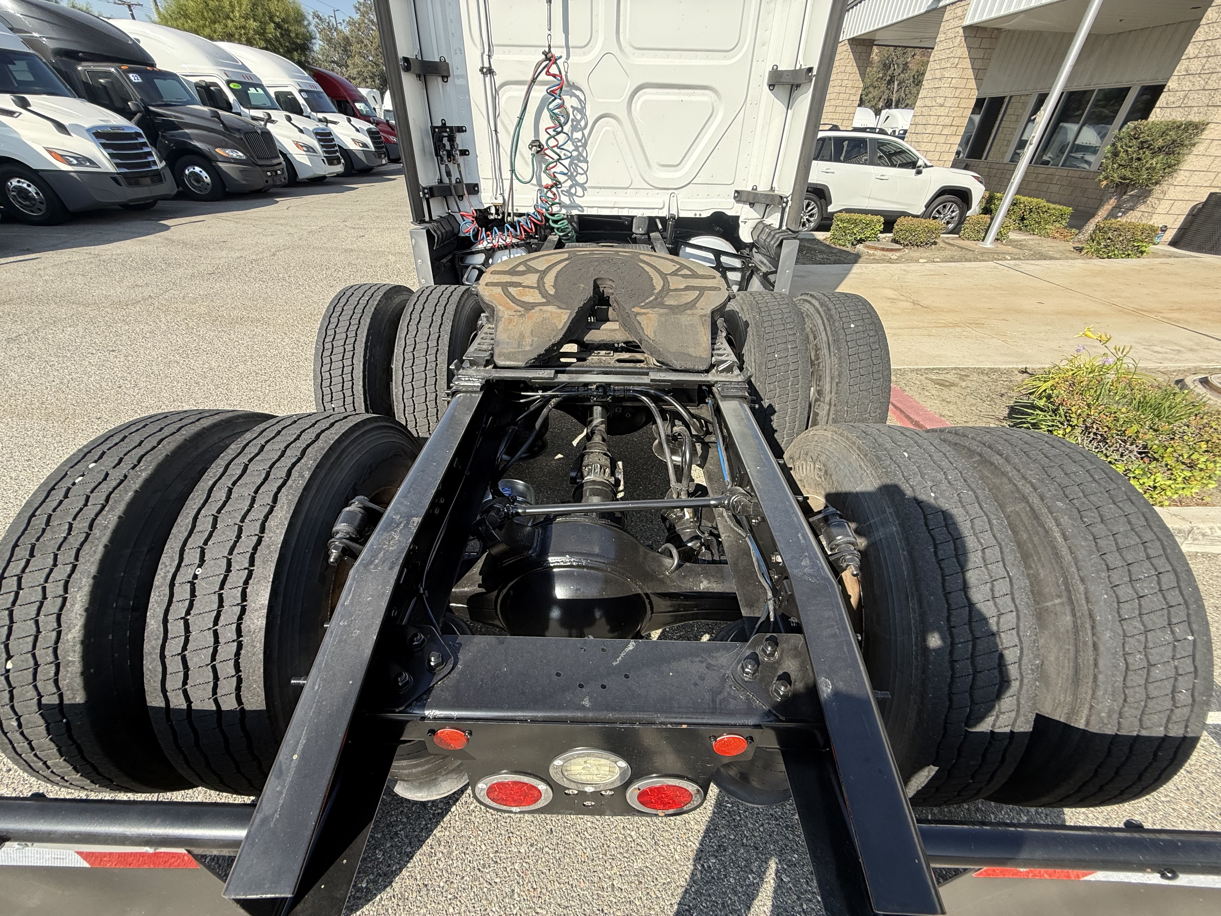 2021 FREIGHTLINER CASCADIA 126SLP - image 8