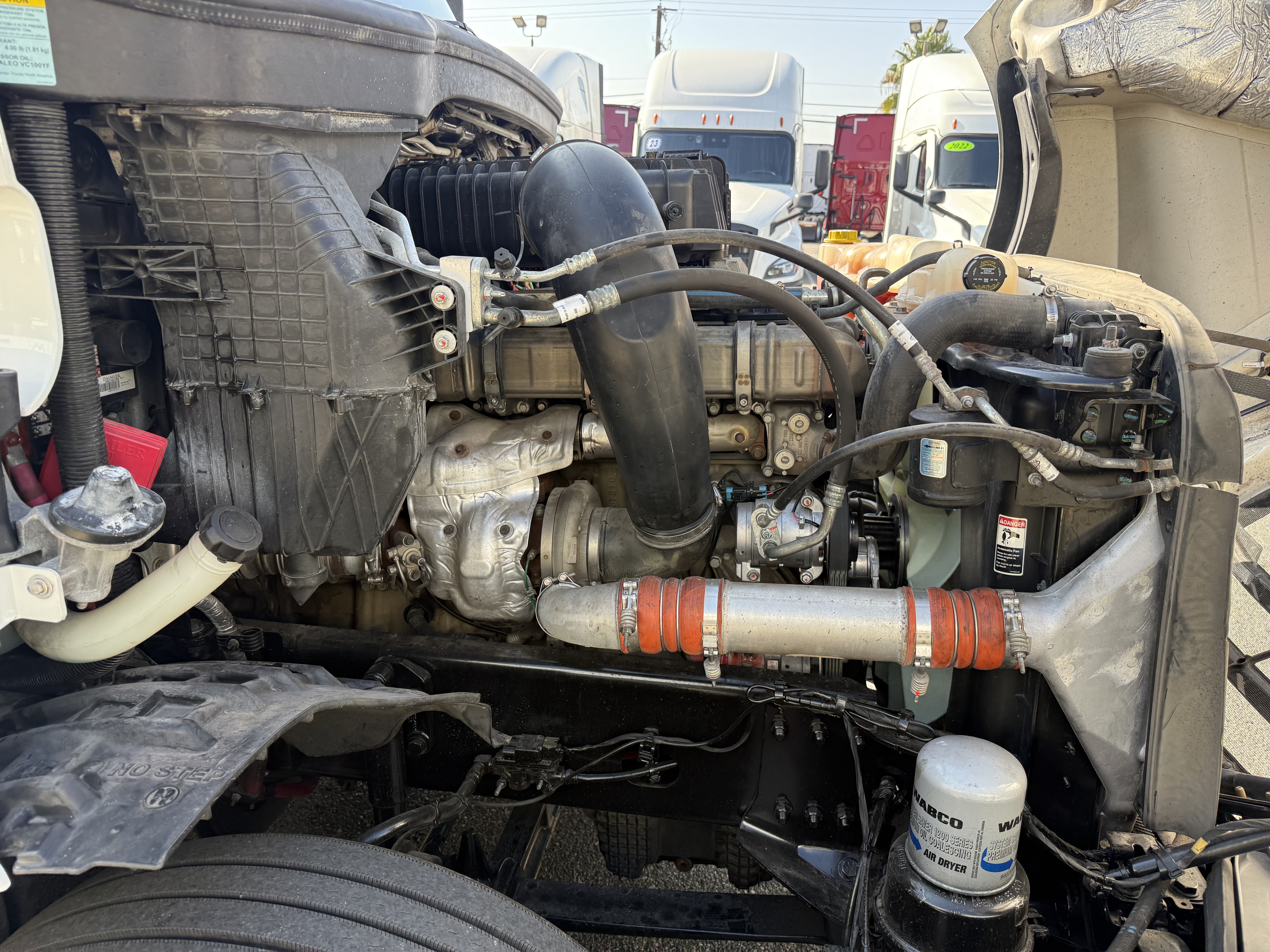 2021 FREIGHTLINER CASCADIA 126SLP - image 12