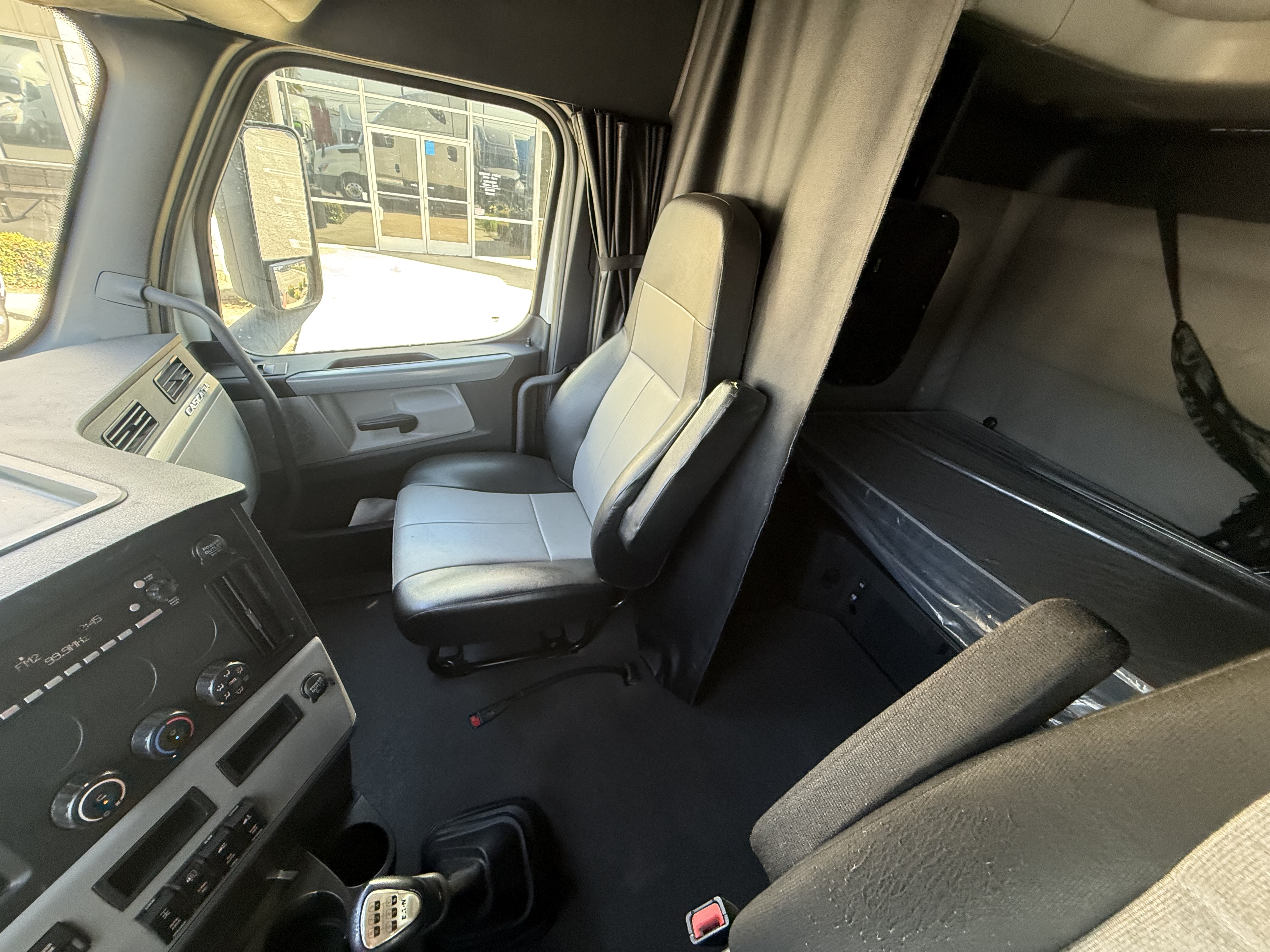 2021 FREIGHTLINER CASCADIA 126SLP - image 22