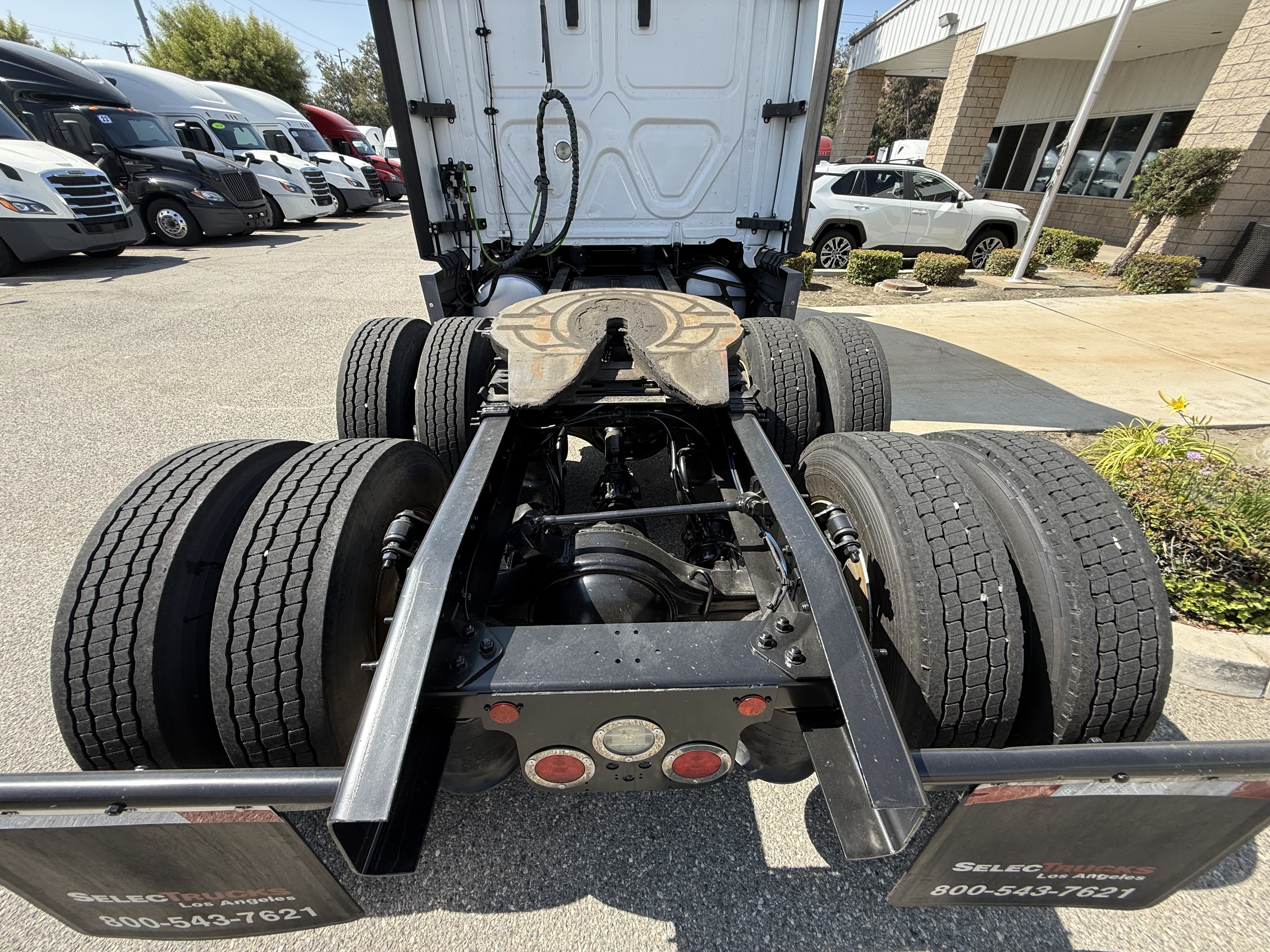 2021 FREIGHTLINER CASCADIA 126SLP - image 6
