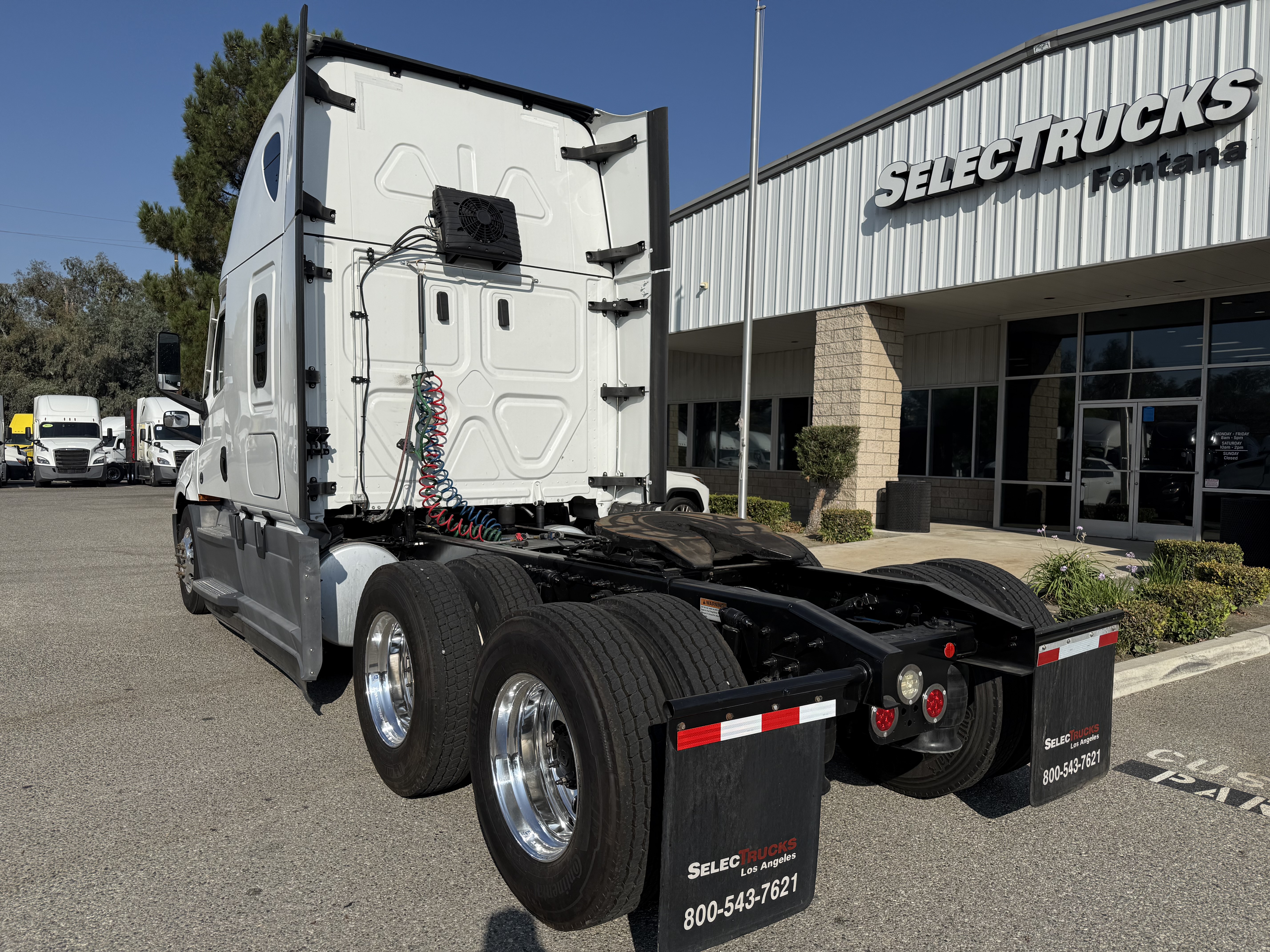 2021 FREIGHTLINER CASCADIA 126SLP - image 4