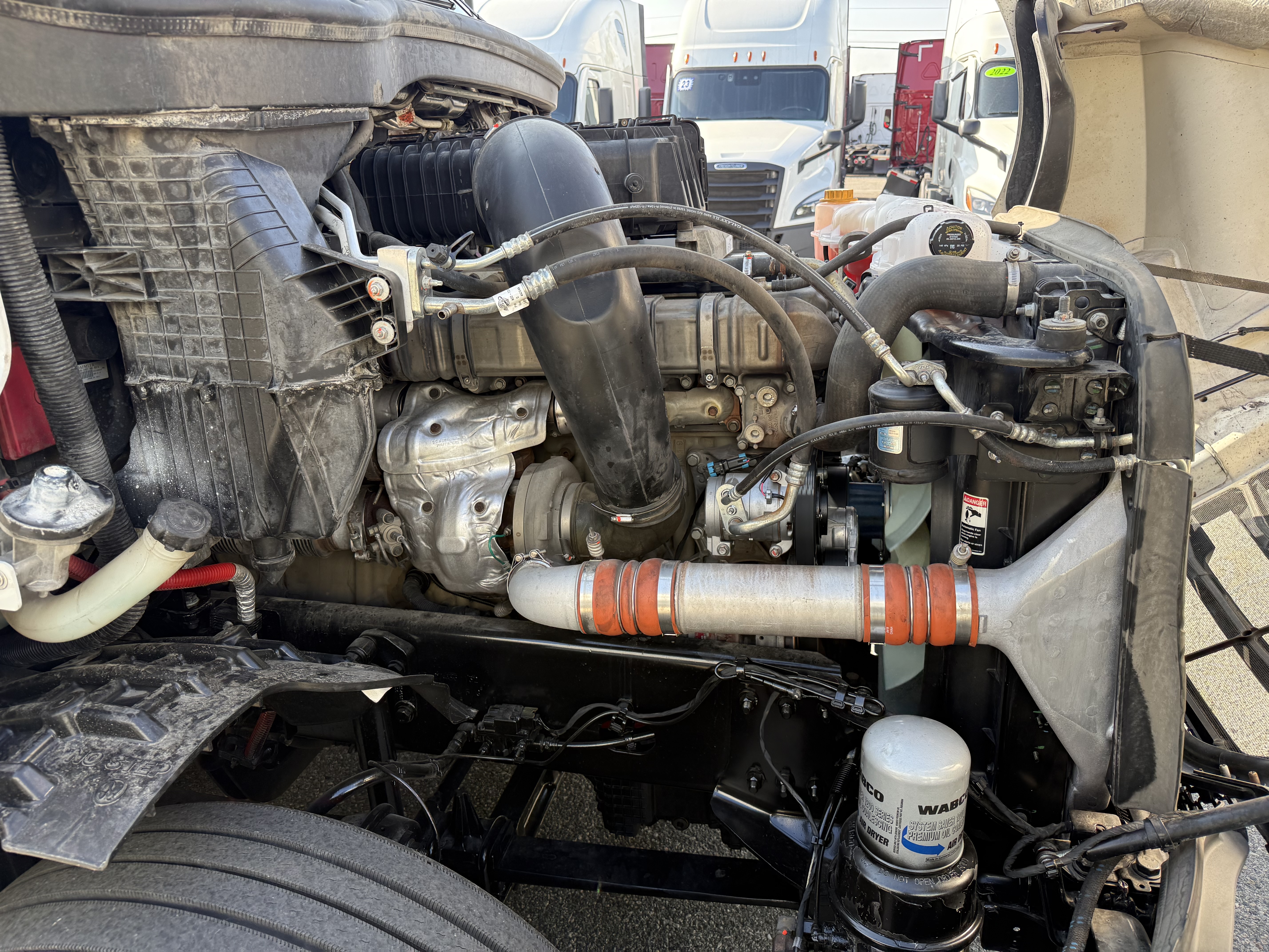 2021 FREIGHTLINER CASCADIA 126SLP - image 13