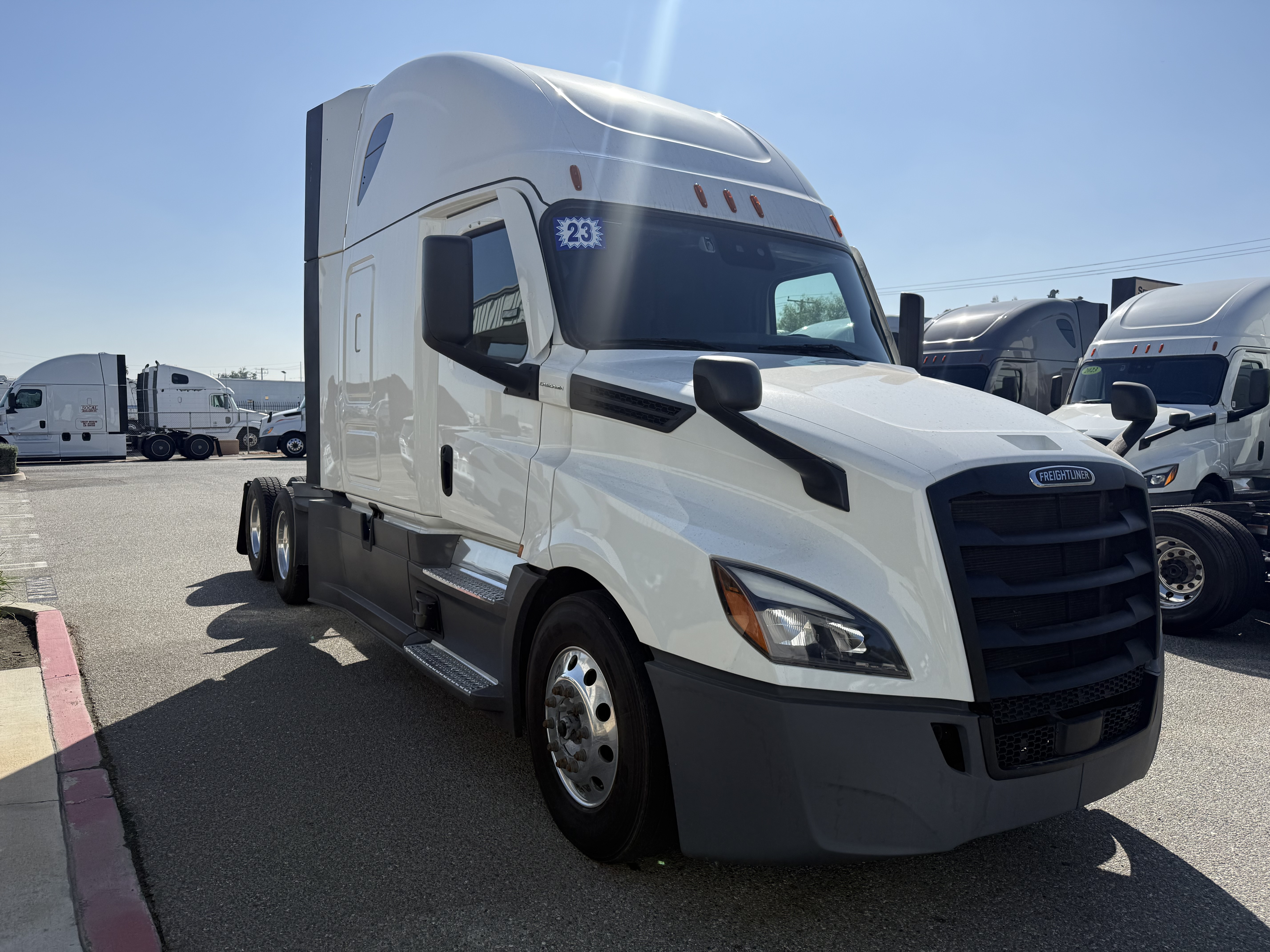2023 FREIGHTLINER CASCADIA 126SLP - image 10