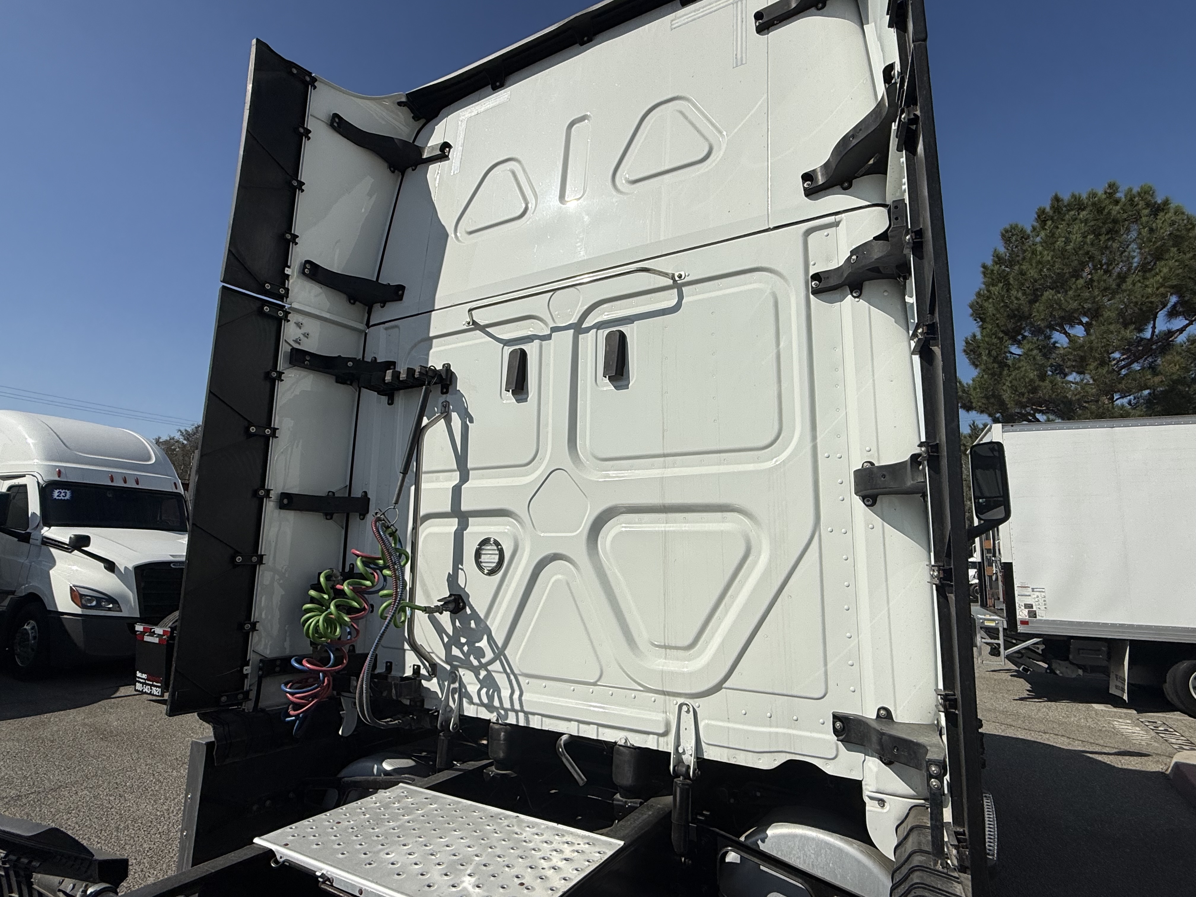 2023 FREIGHTLINER CASCADIA 126SLP - image 7