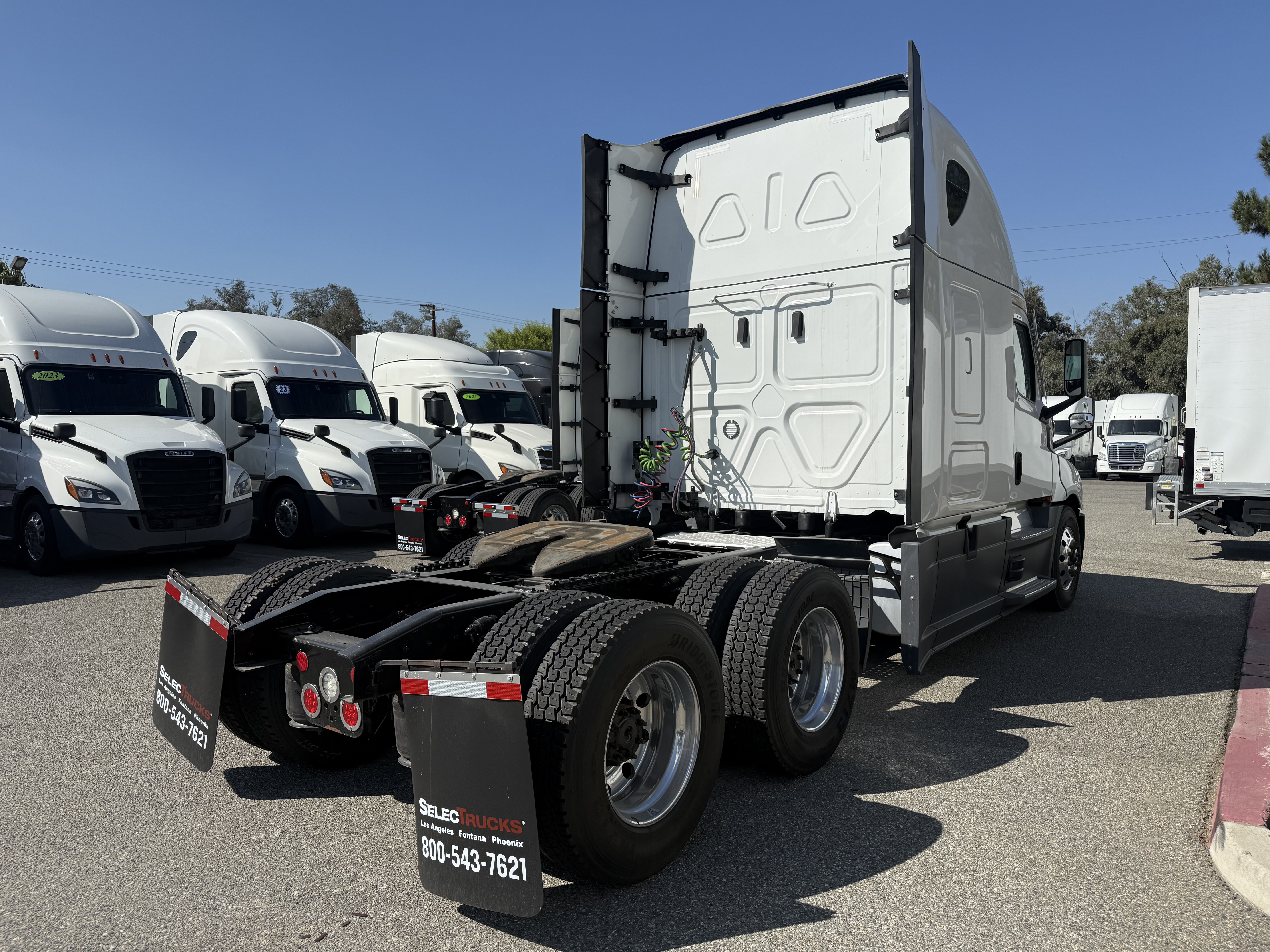 2023 FREIGHTLINER CASCADIA 126SLP - image 8