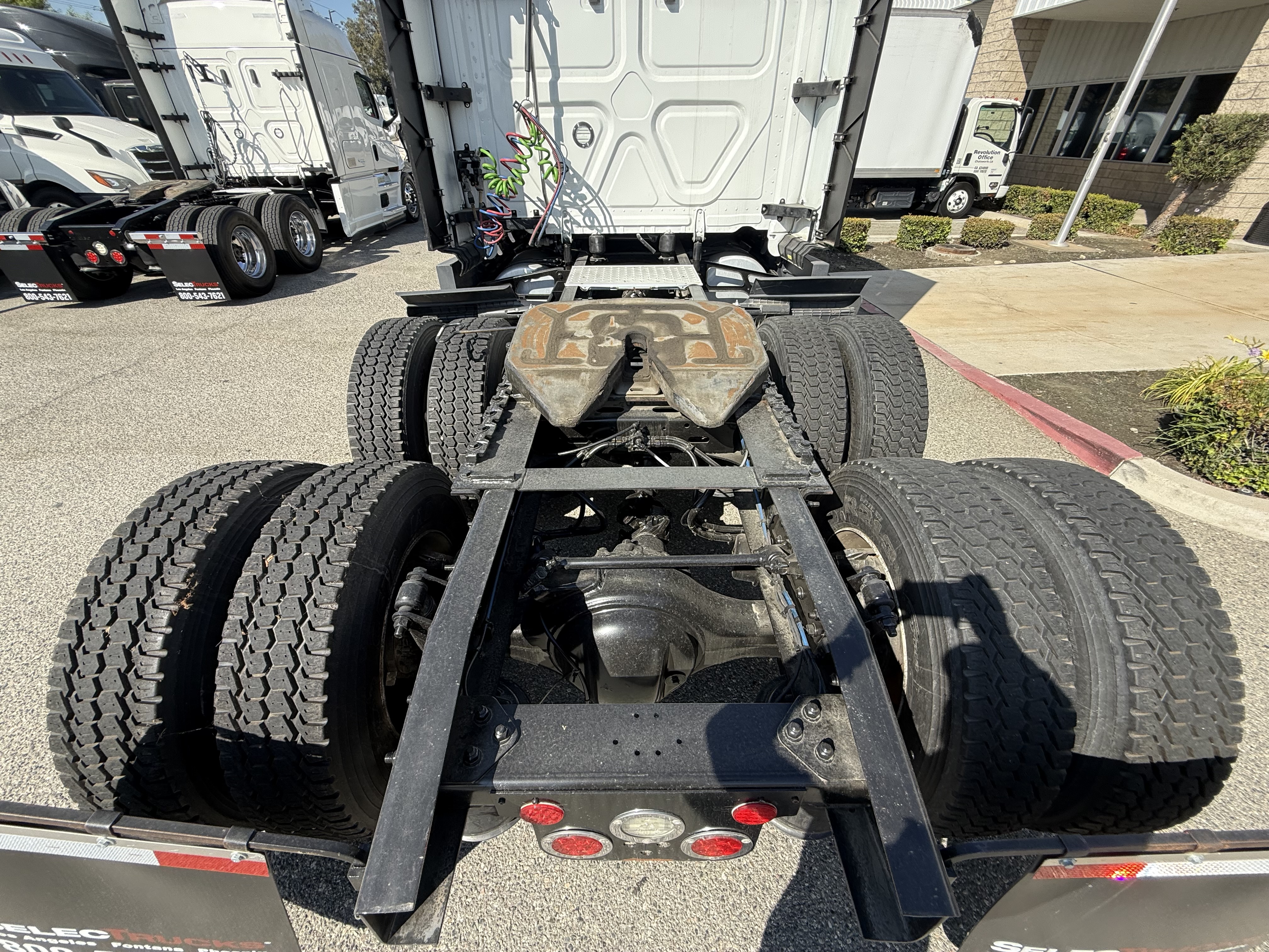 2023 FREIGHTLINER CASCADIA 126SLP - image 6