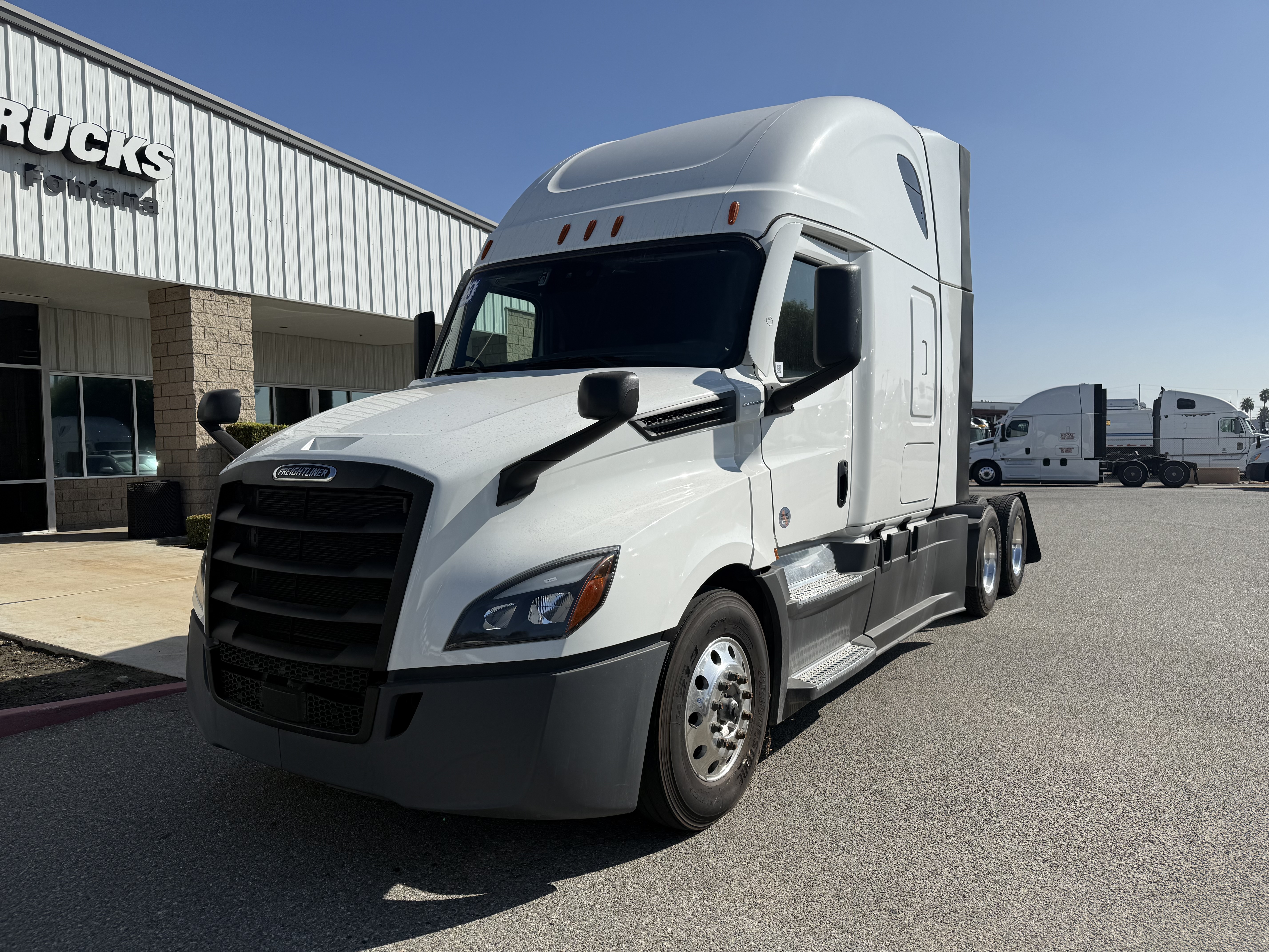 2023 FREIGHTLINER CASCADIA 126SLP - image 1