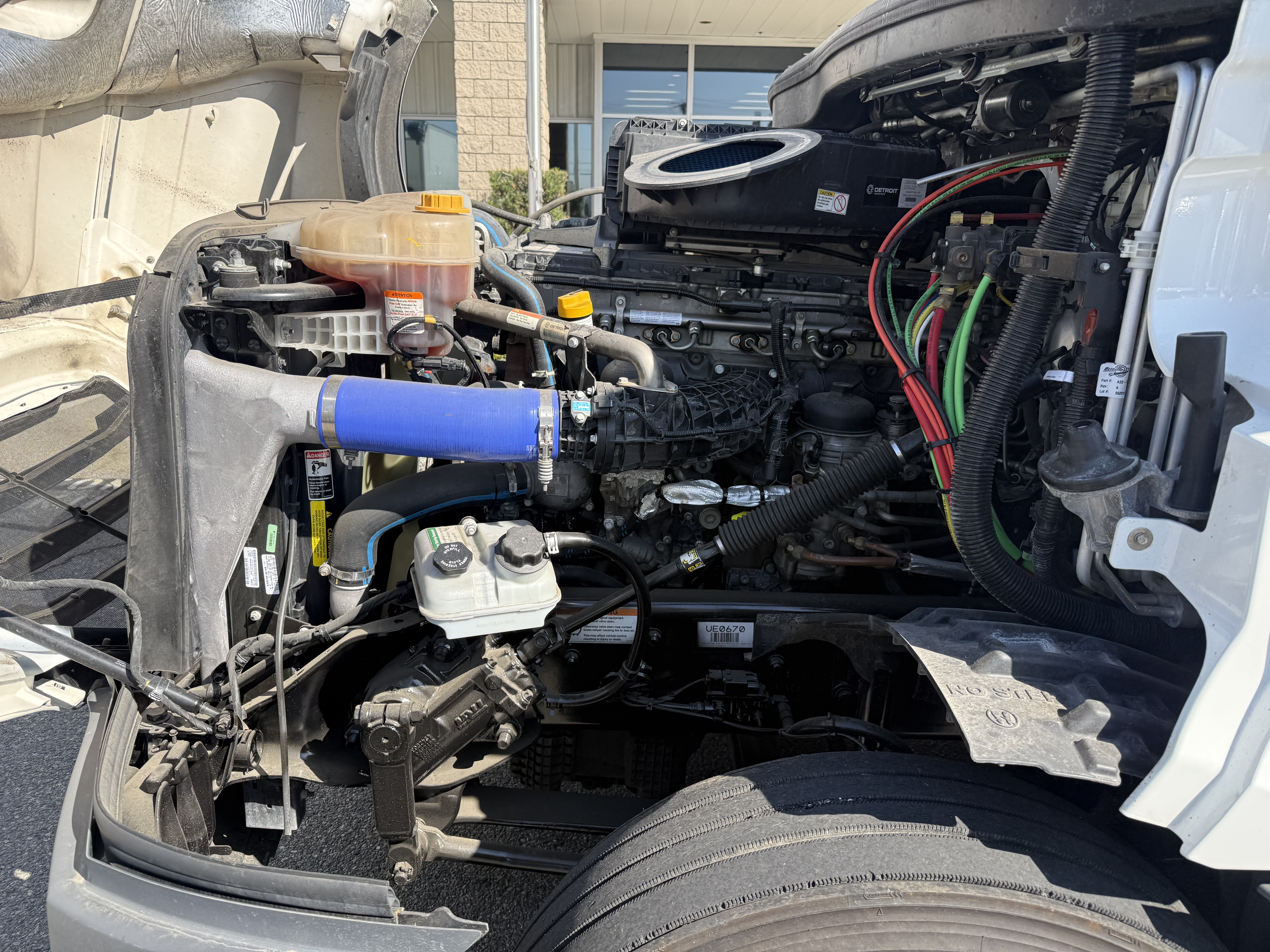 2023 FREIGHTLINER CASCADIA 126SLP - image 12