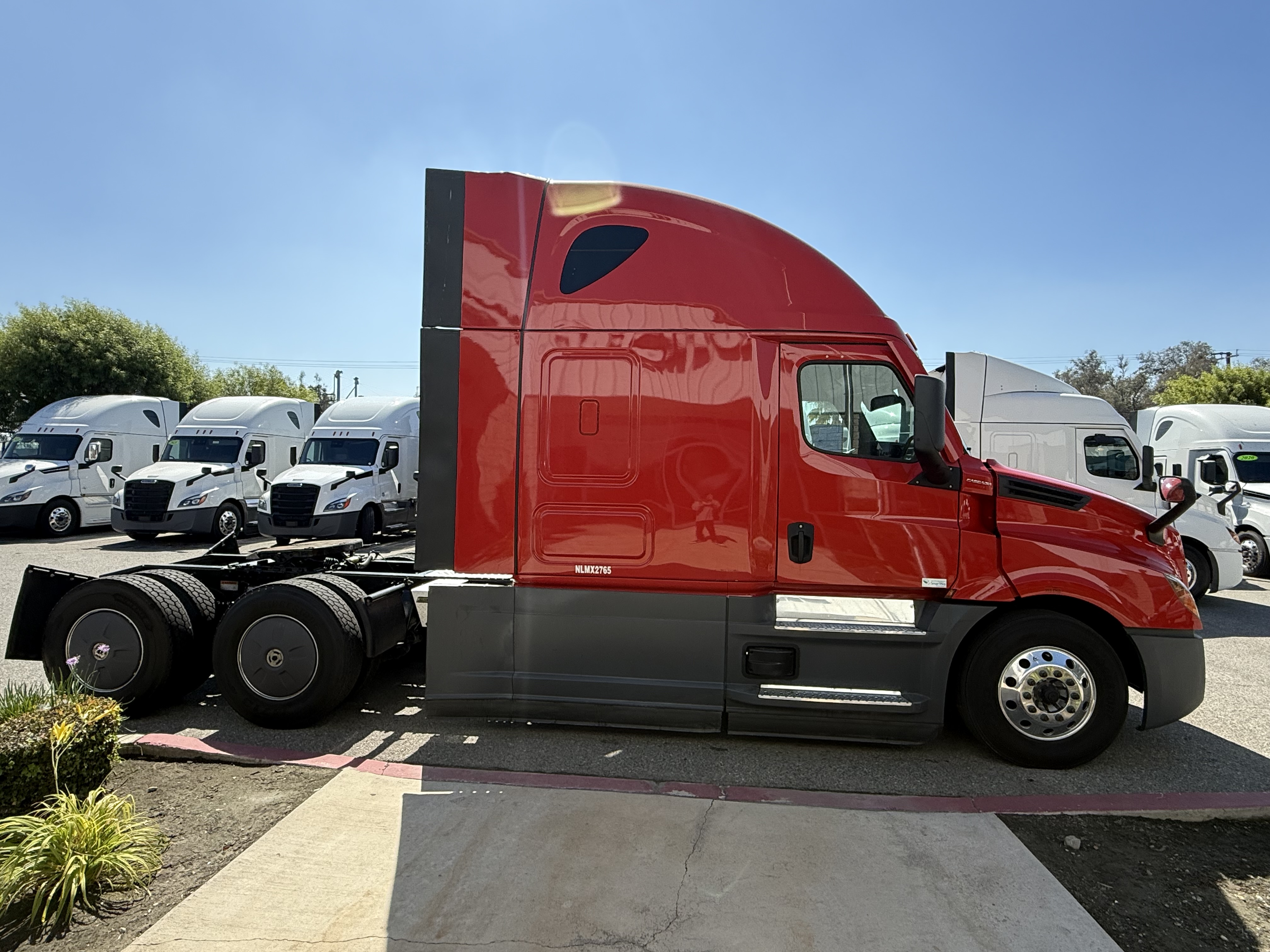 2022 FREIGHTLINER CASCADIA 126SLP - image 9