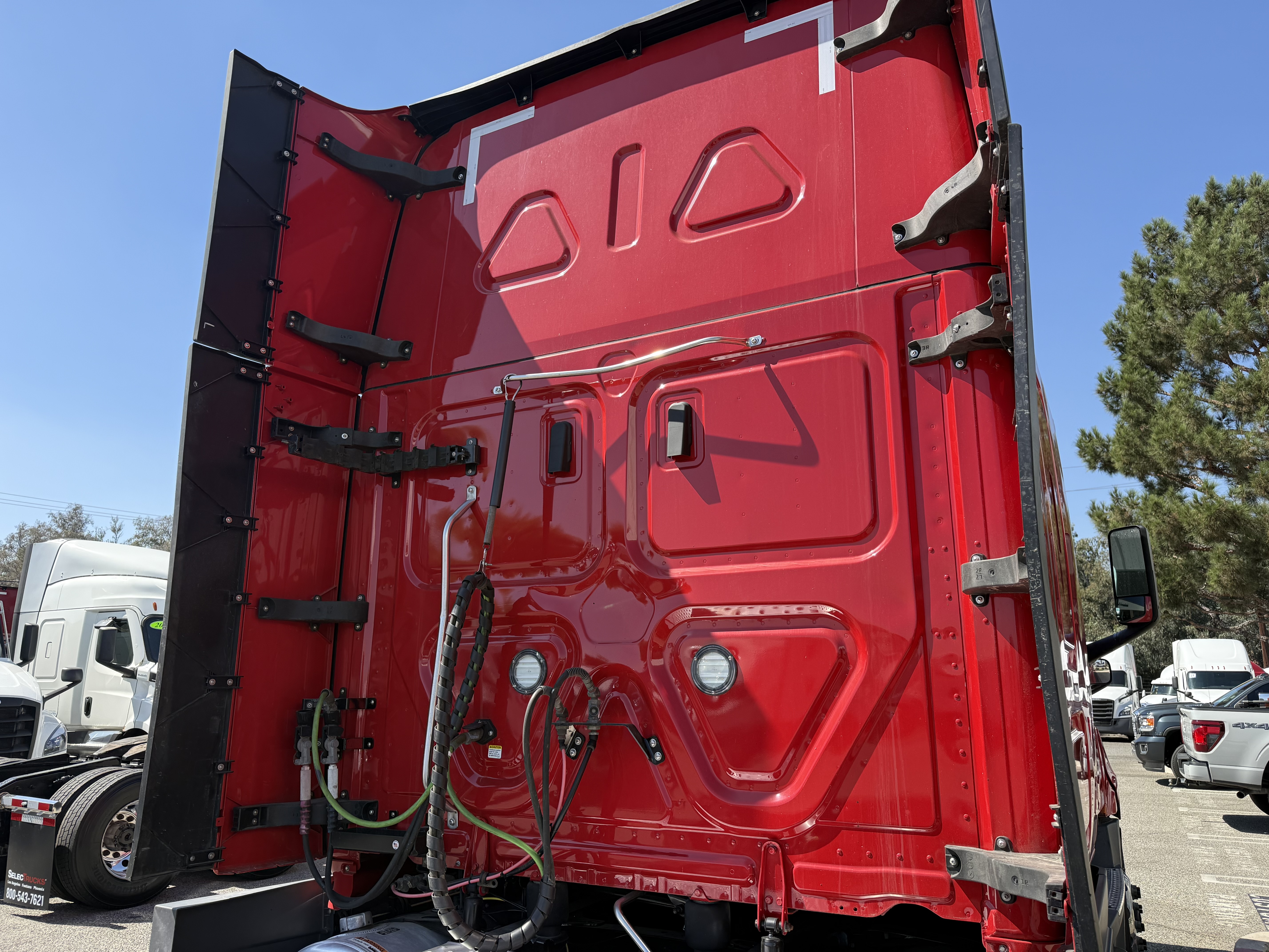 2022 FREIGHTLINER CASCADIA 126SLP - image 7