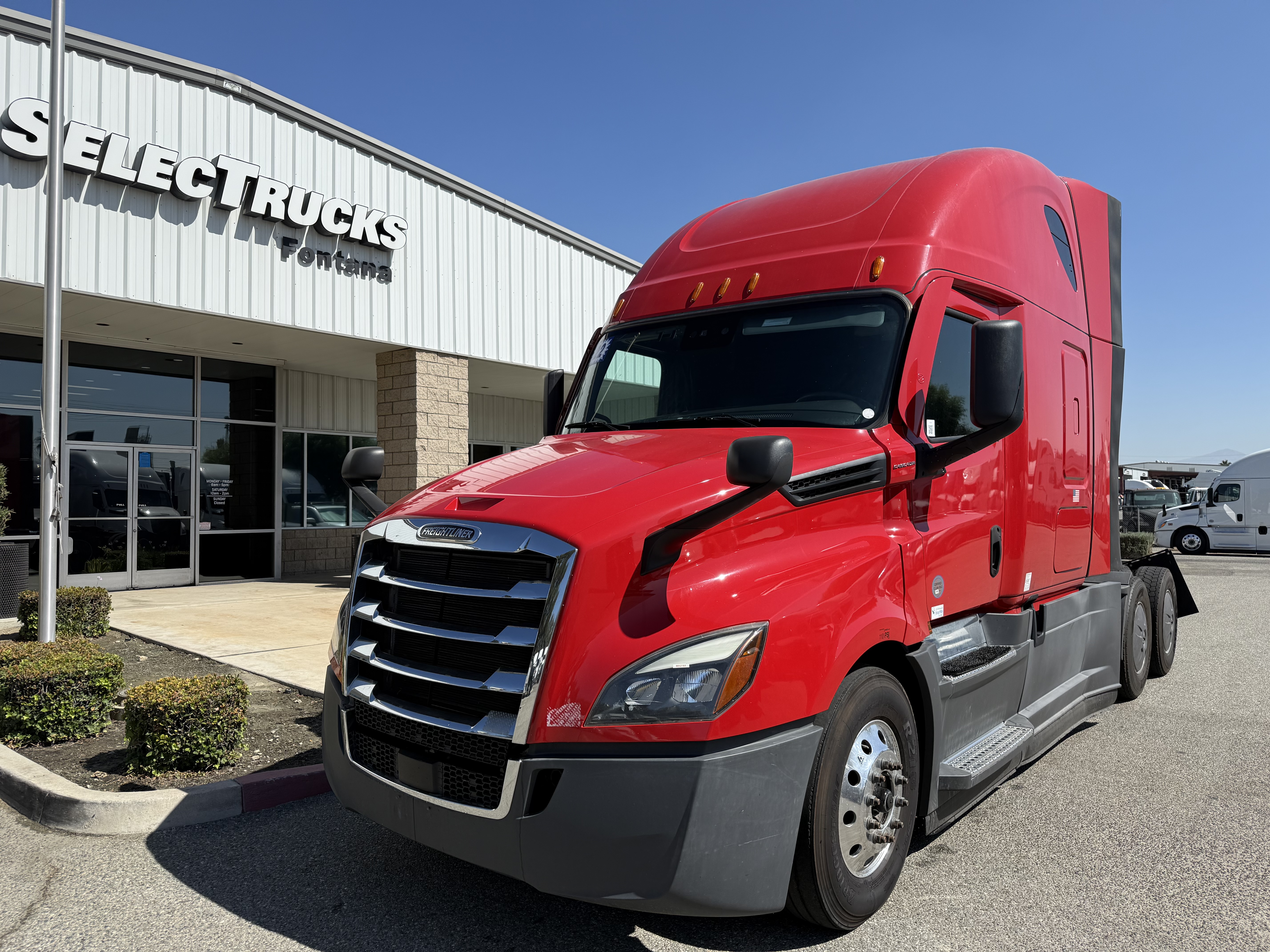 2022 FREIGHTLINER CASCADIA 126SLP - image 1