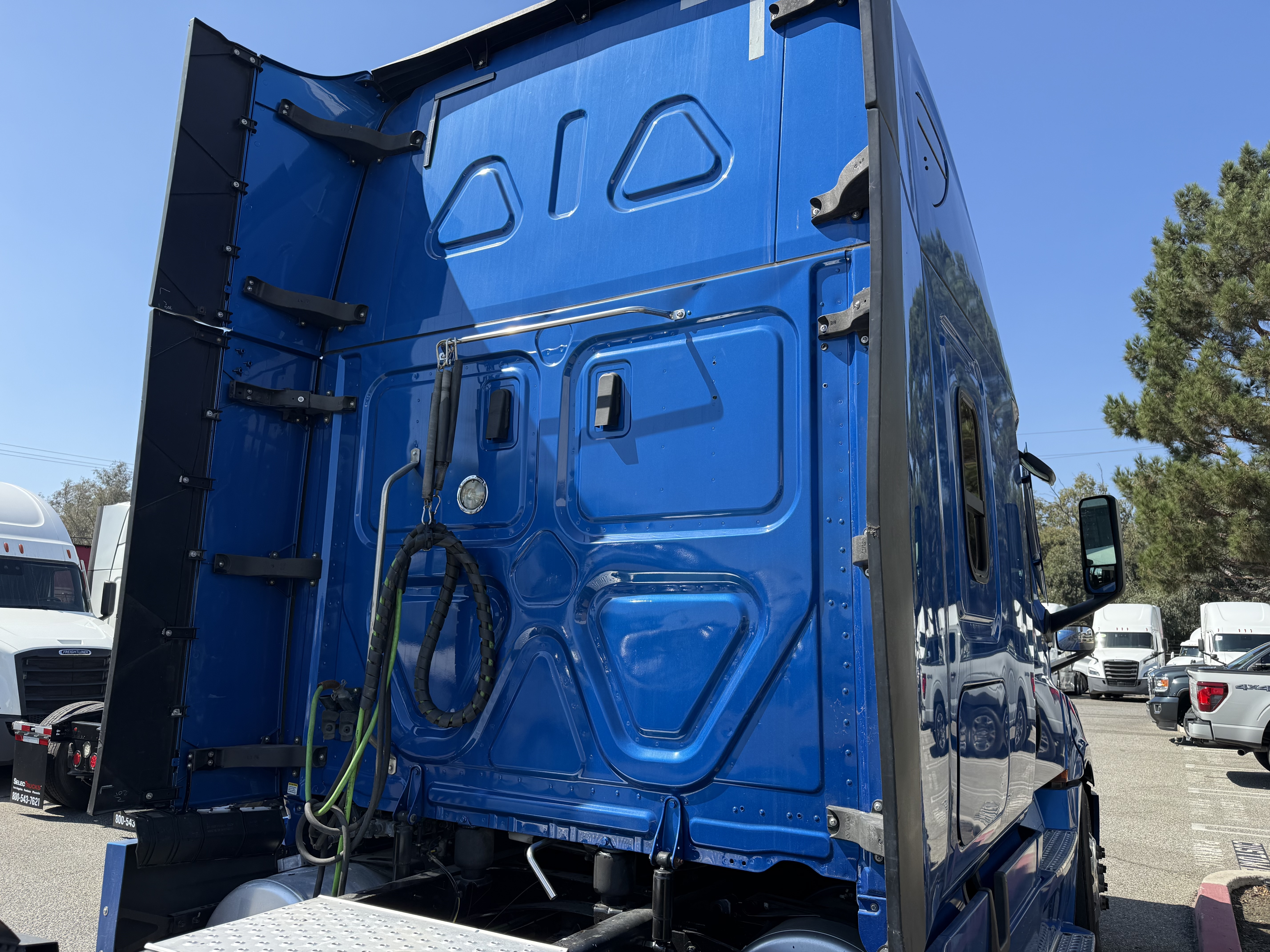 2020 FREIGHTLINER CASCADIA 126SLP - image 8