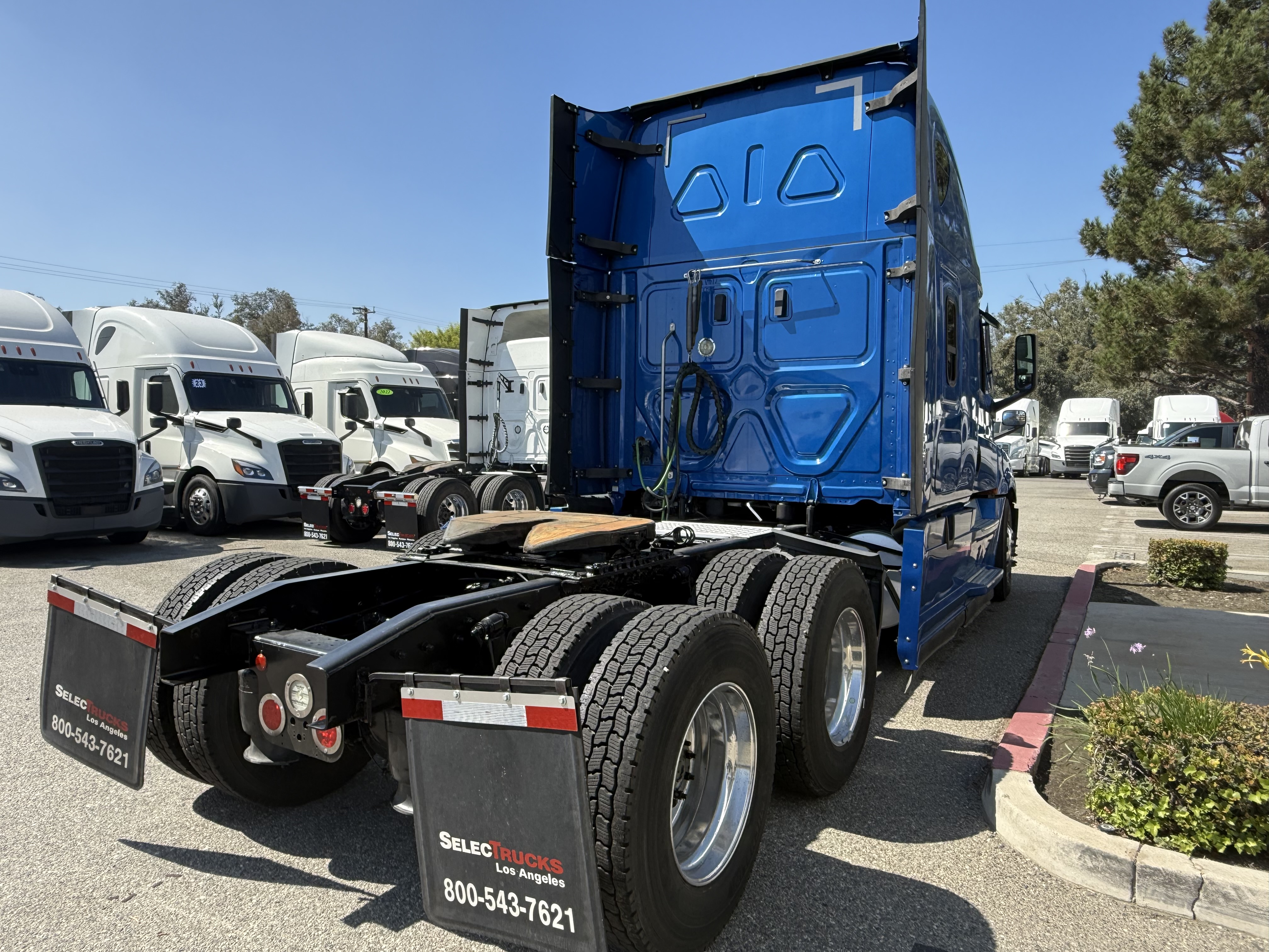 2020 FREIGHTLINER CASCADIA 126SLP - image 7