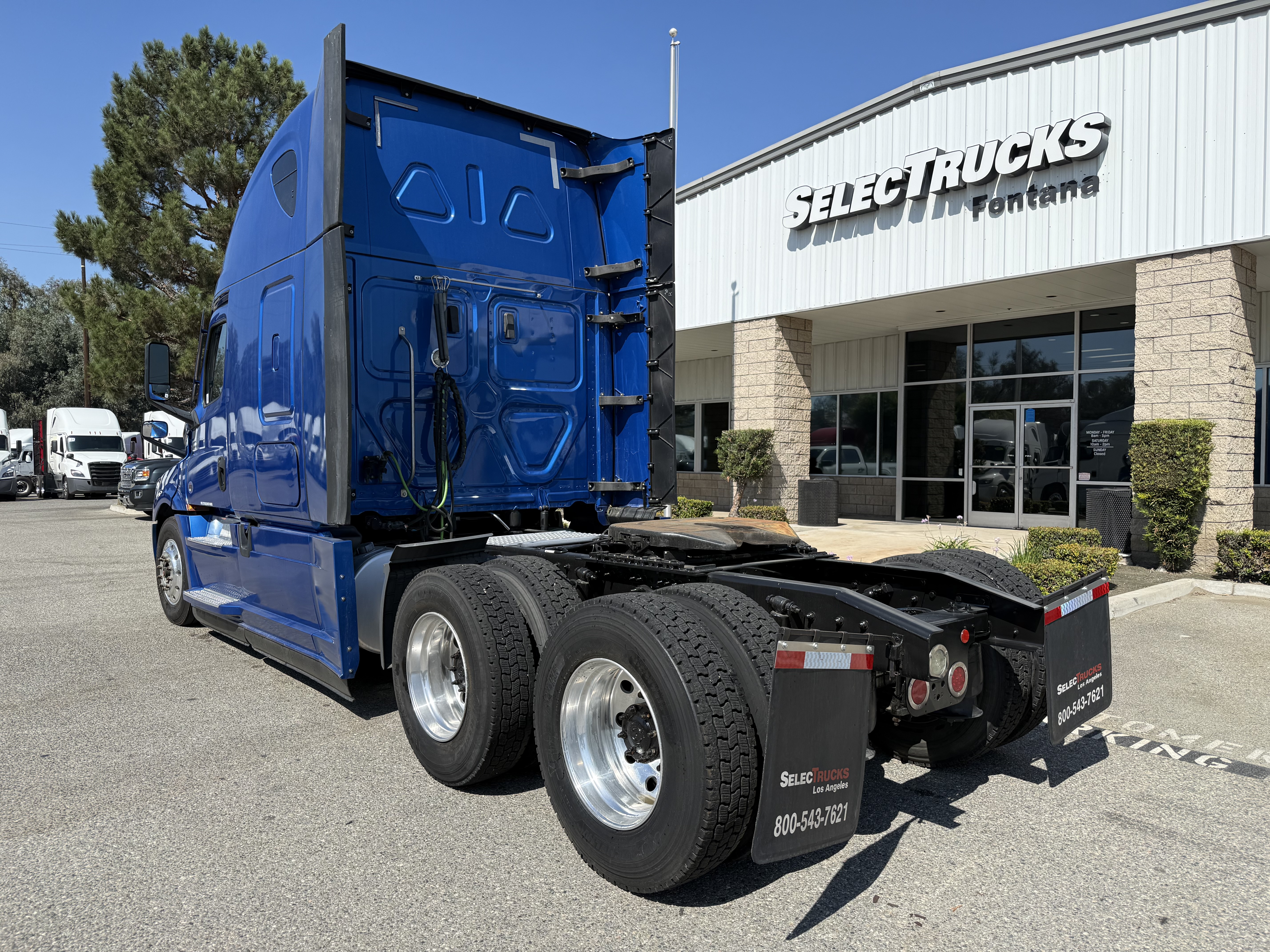 2020 FREIGHTLINER CASCADIA 126SLP - image 4