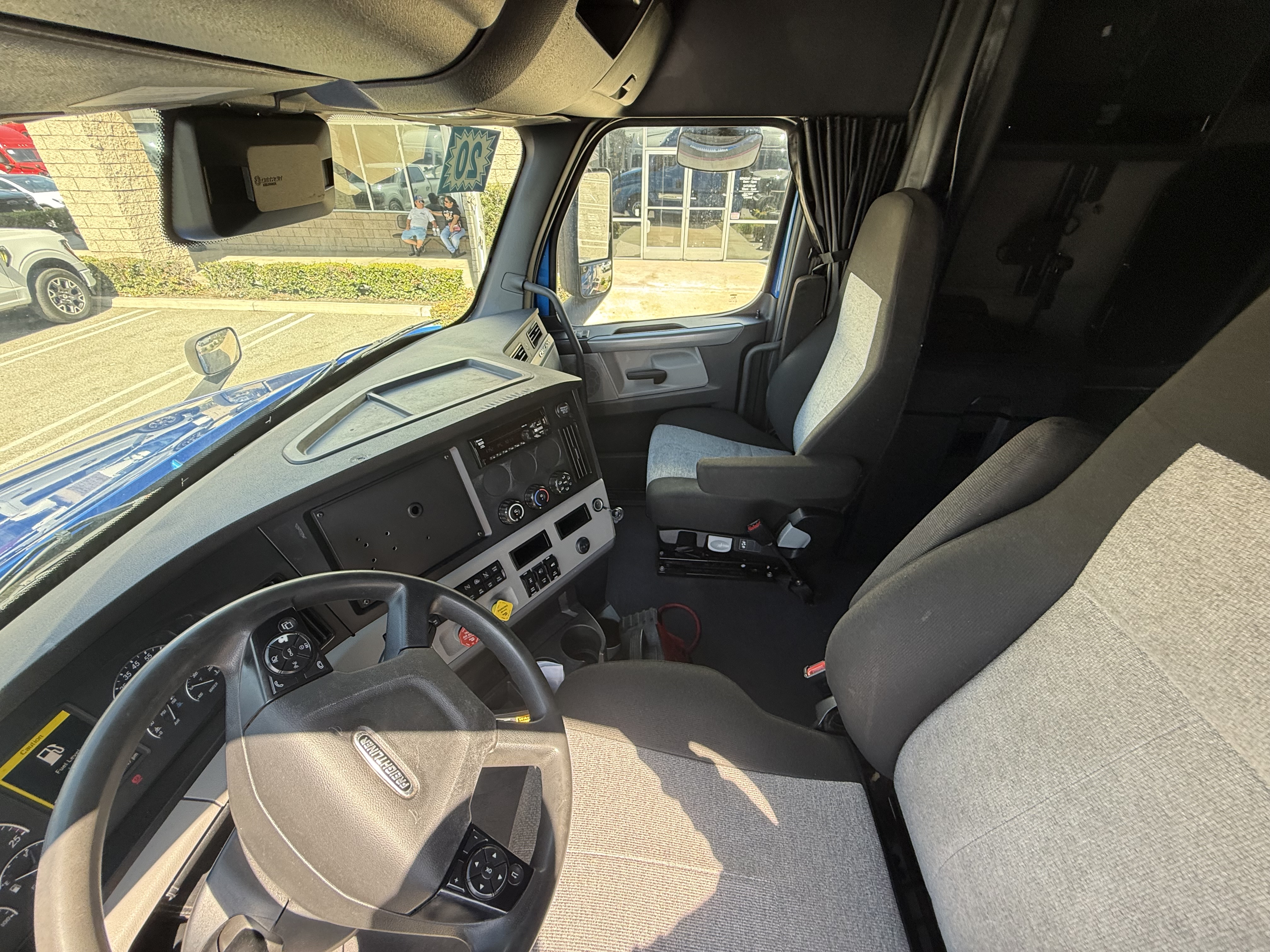 2020 FREIGHTLINER CASCADIA 126SLP - image 15