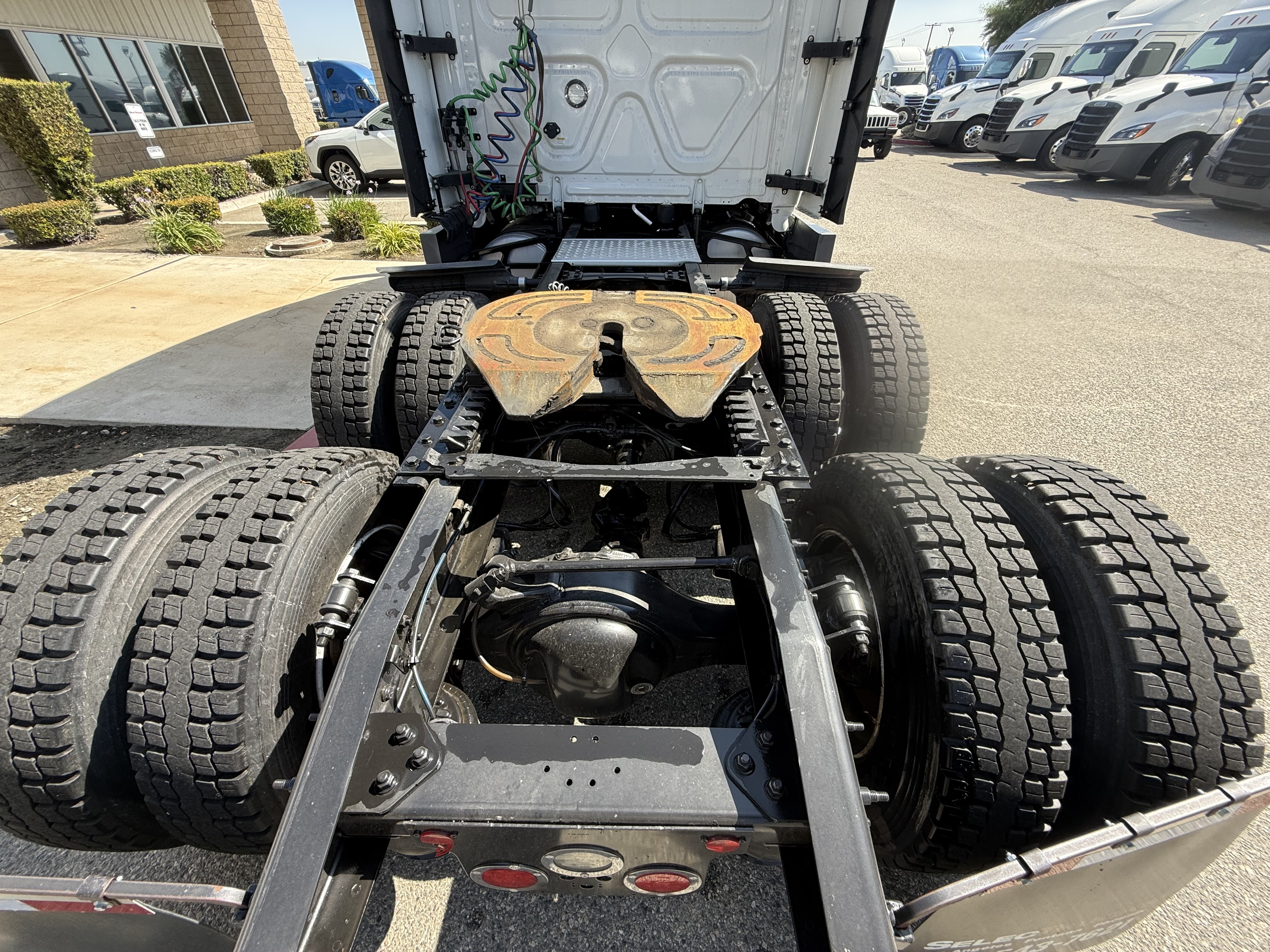 2023 FREIGHTLINER CASCADIA 126SLP - image 5